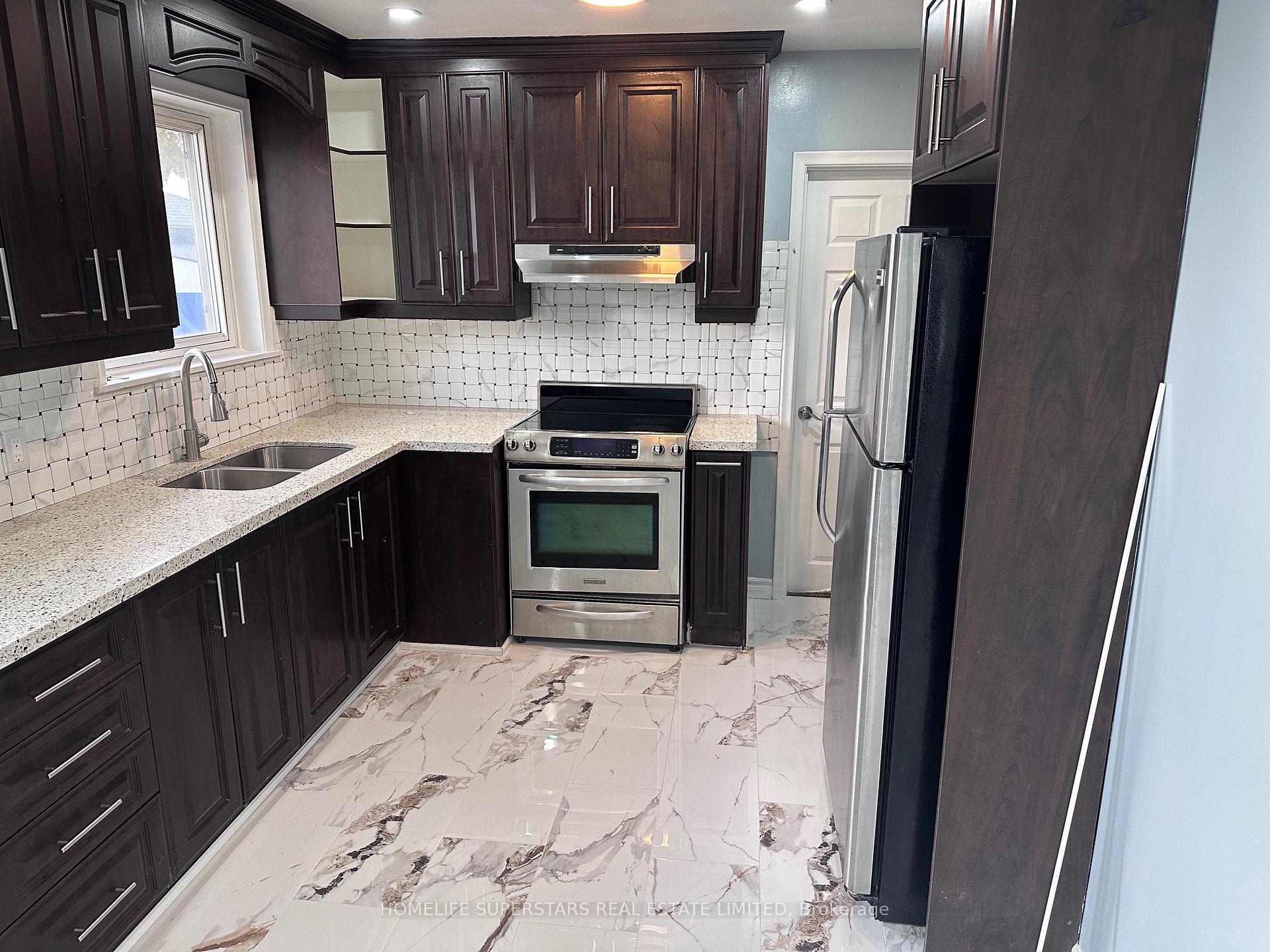 Photo 18 of 10 Aloma Crescent, Brampton, Avondale — HOMEH