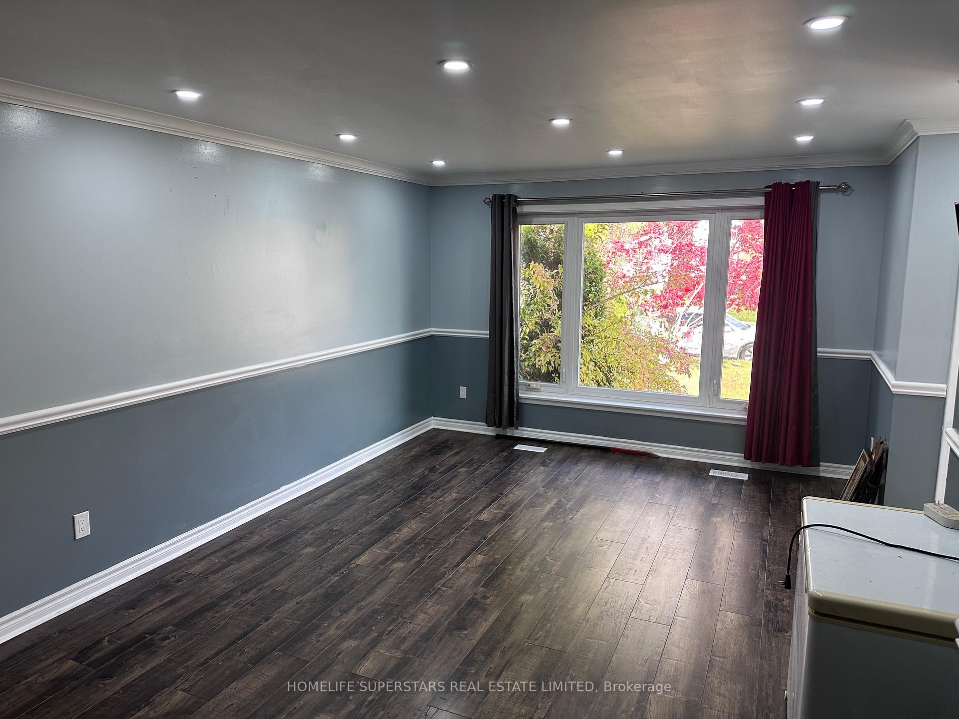 Photo 4 of 10 Aloma Crescent, Brampton, Avondale — HOMEH
