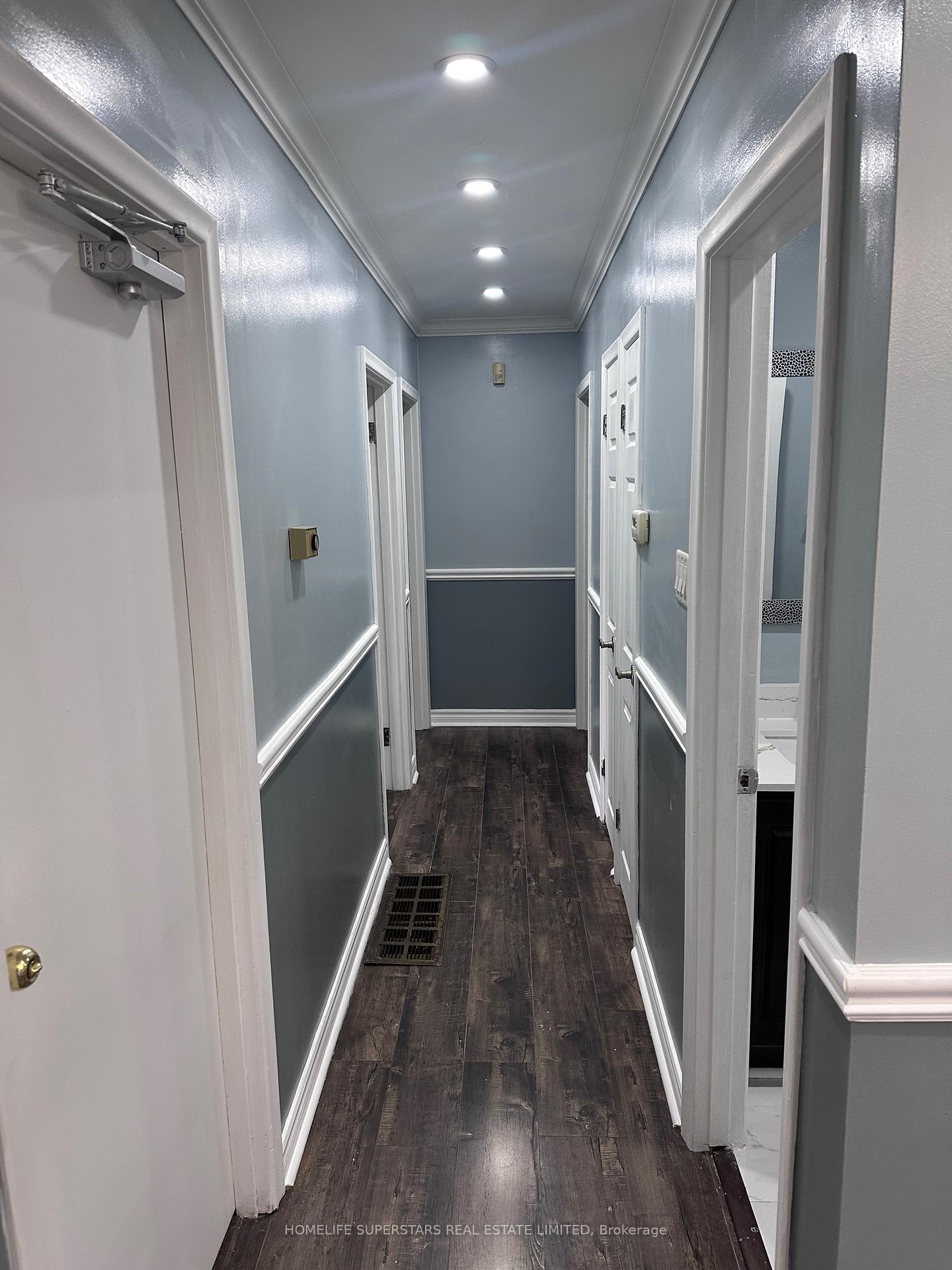 Photo 12 of 10 Aloma Crescent, Brampton, Avondale — HOMEH
