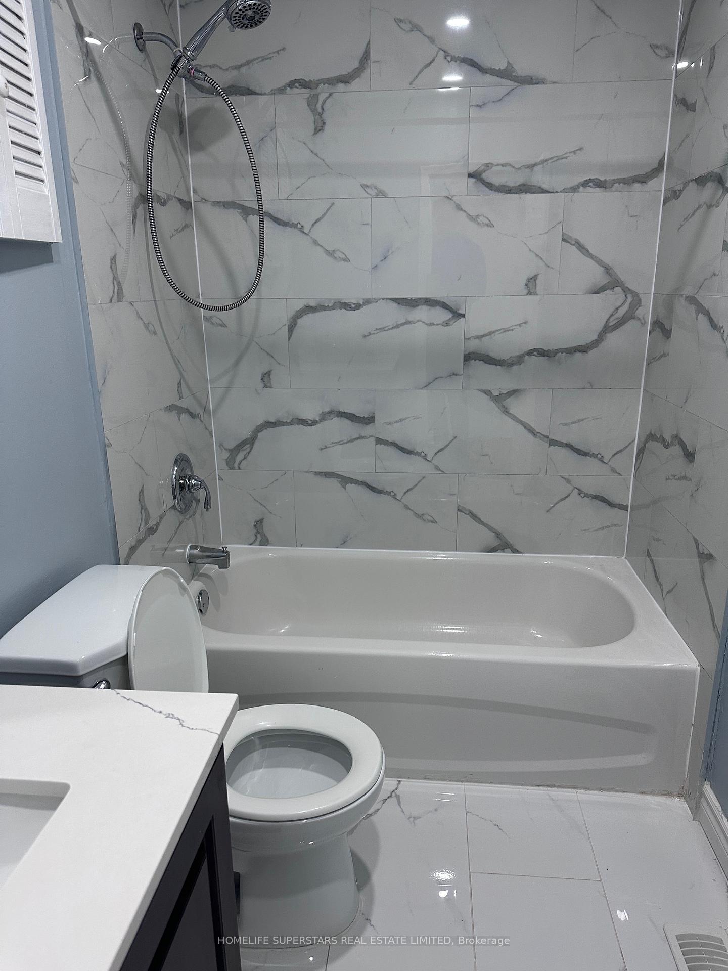 Photo 7 of 10 Aloma Crescent, Brampton, Avondale — HOMEH