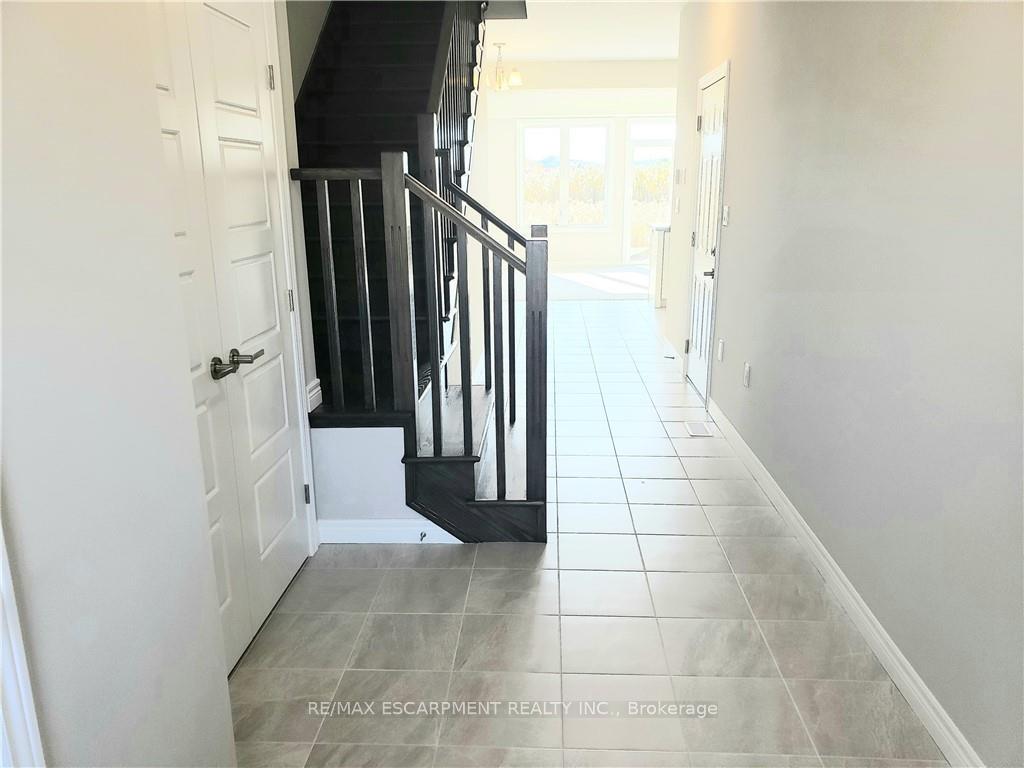 Photo 6 of 34 Zoe Lane, Hamilton, Binbrook — HOMEH