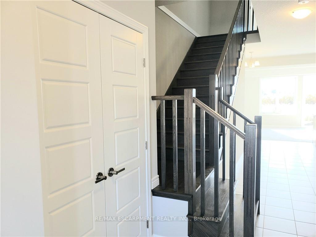 Photo 4 of 34 Zoe Lane, Hamilton, Binbrook — HOMEH
