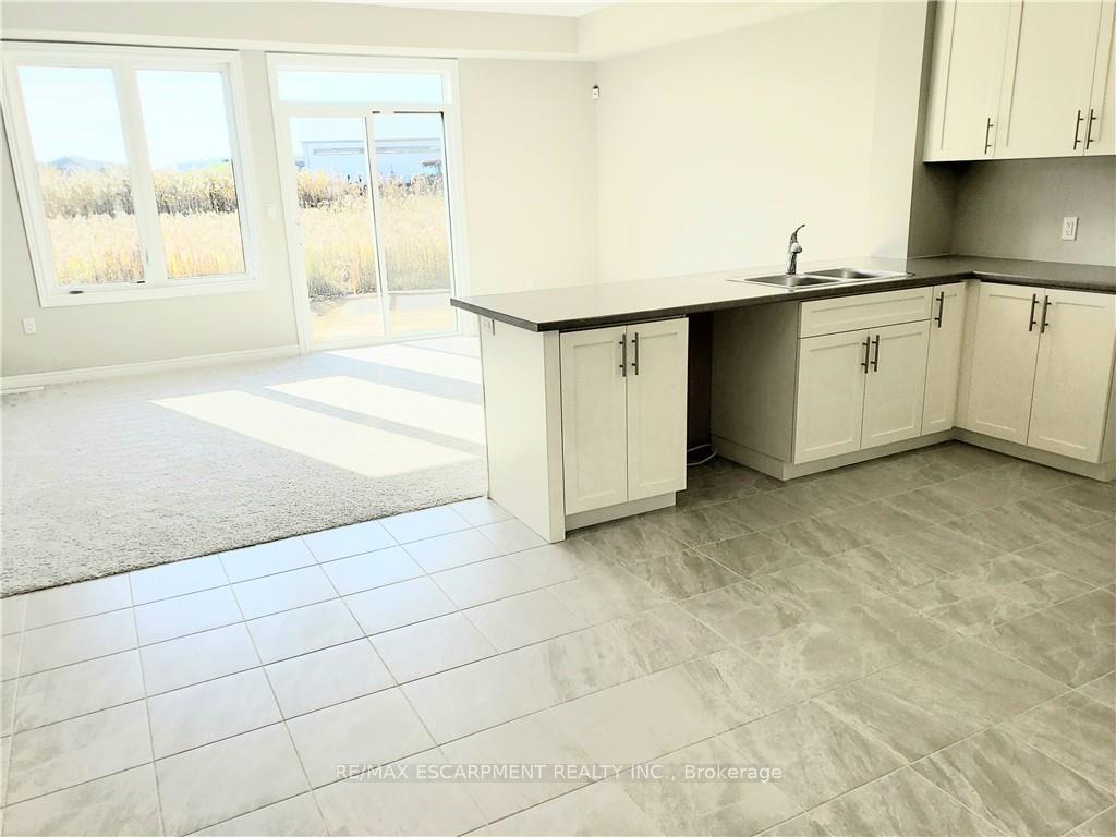 Photo 5 of 34 Zoe Lane, Hamilton, Binbrook — HOMEH