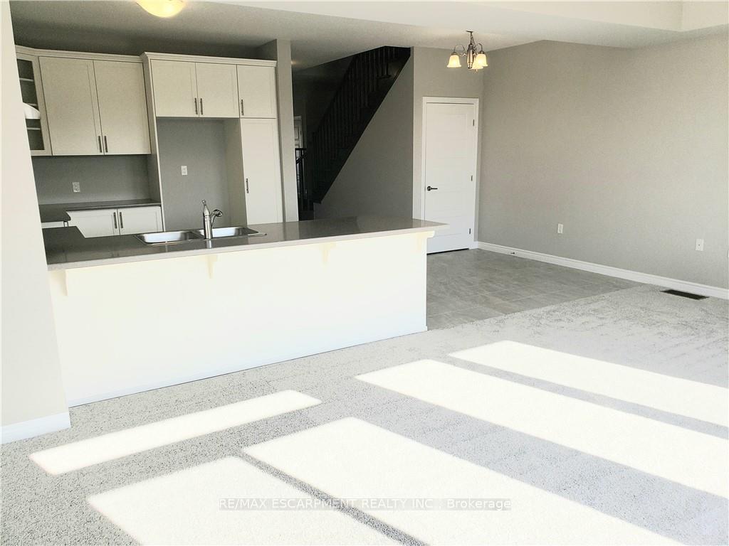 Photo 13 of 34 Zoe Lane, Hamilton, Binbrook — HOMEH