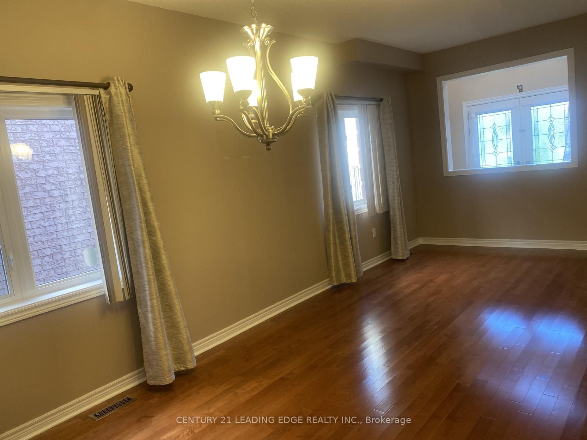 Photo 2 of 67 Quantum Street, Markham, Middlefield — HOMEH