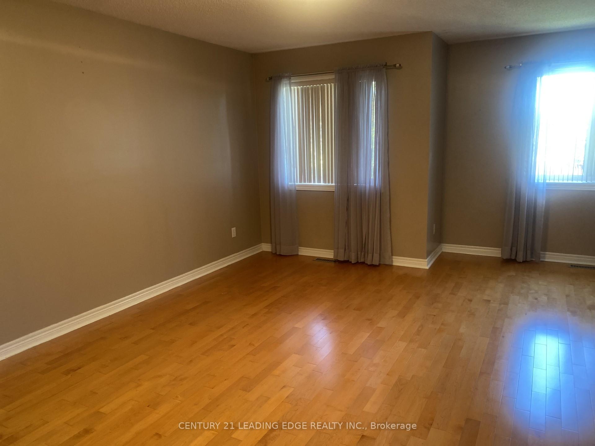 Photo 10 of 67 Quantum Street, Markham, Middlefield — HOMEH