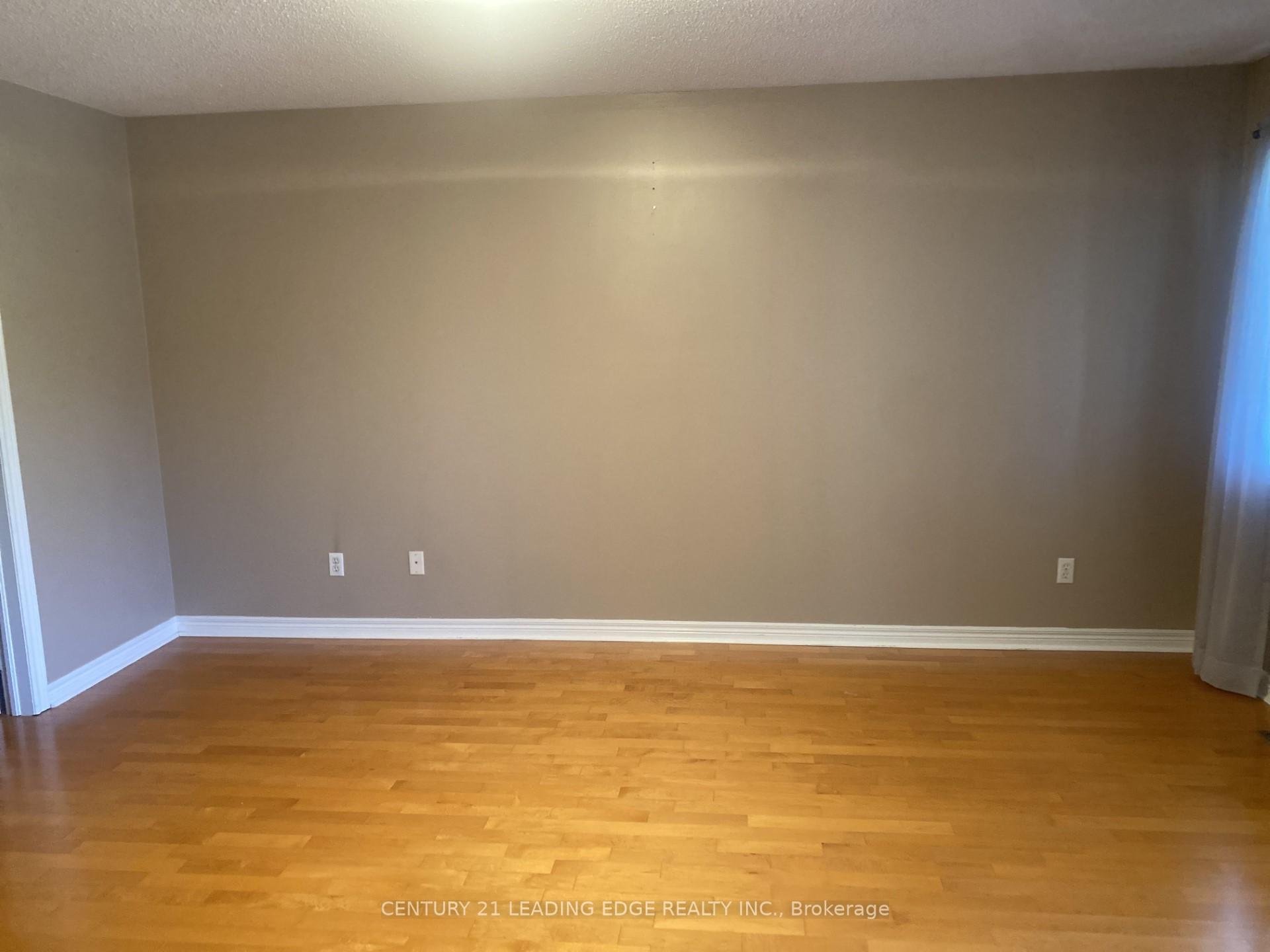 Photo 7 of 67 Quantum Street, Markham, Middlefield — HOMEH