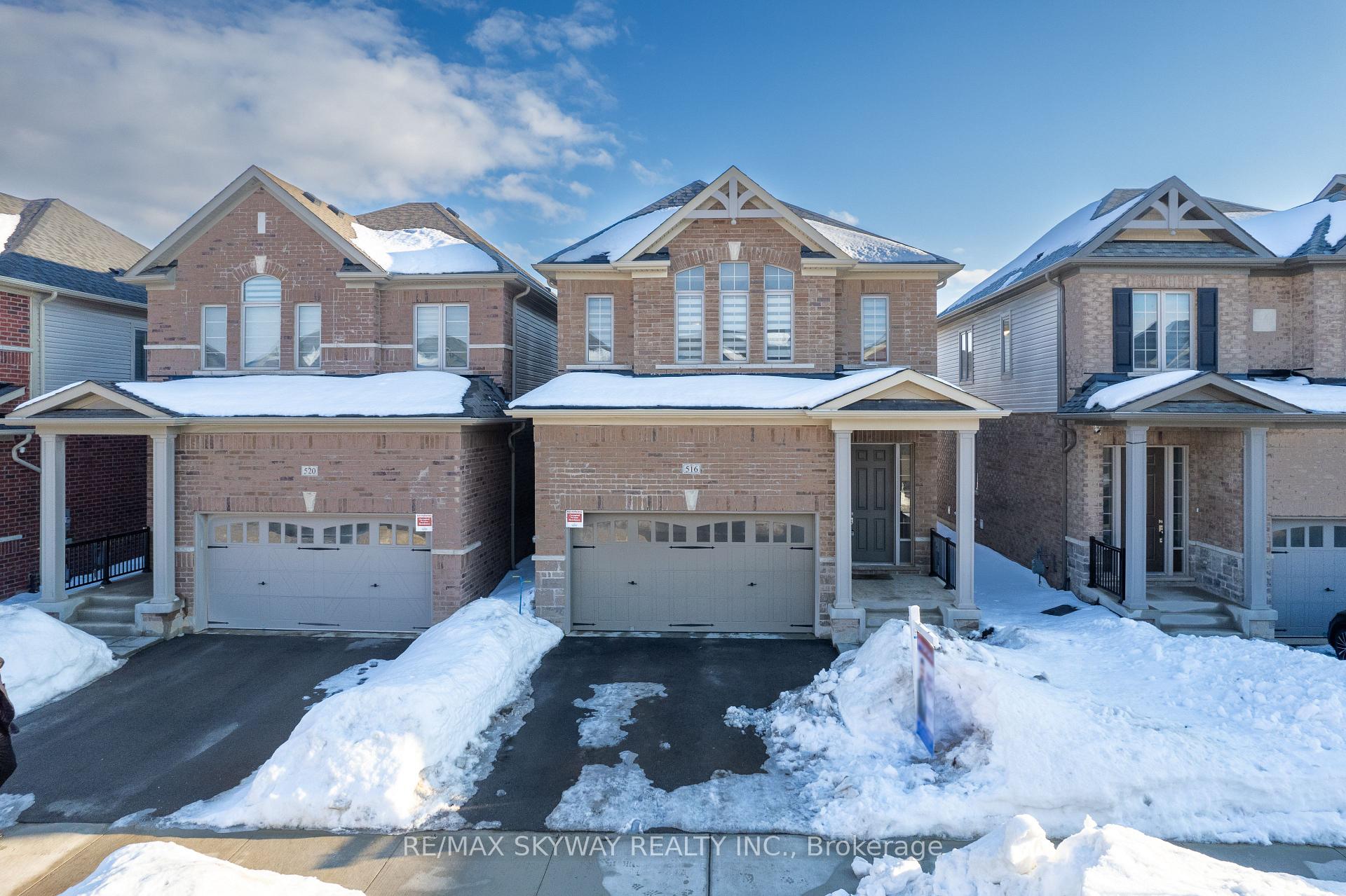 Front of 516 Beckview Crescent