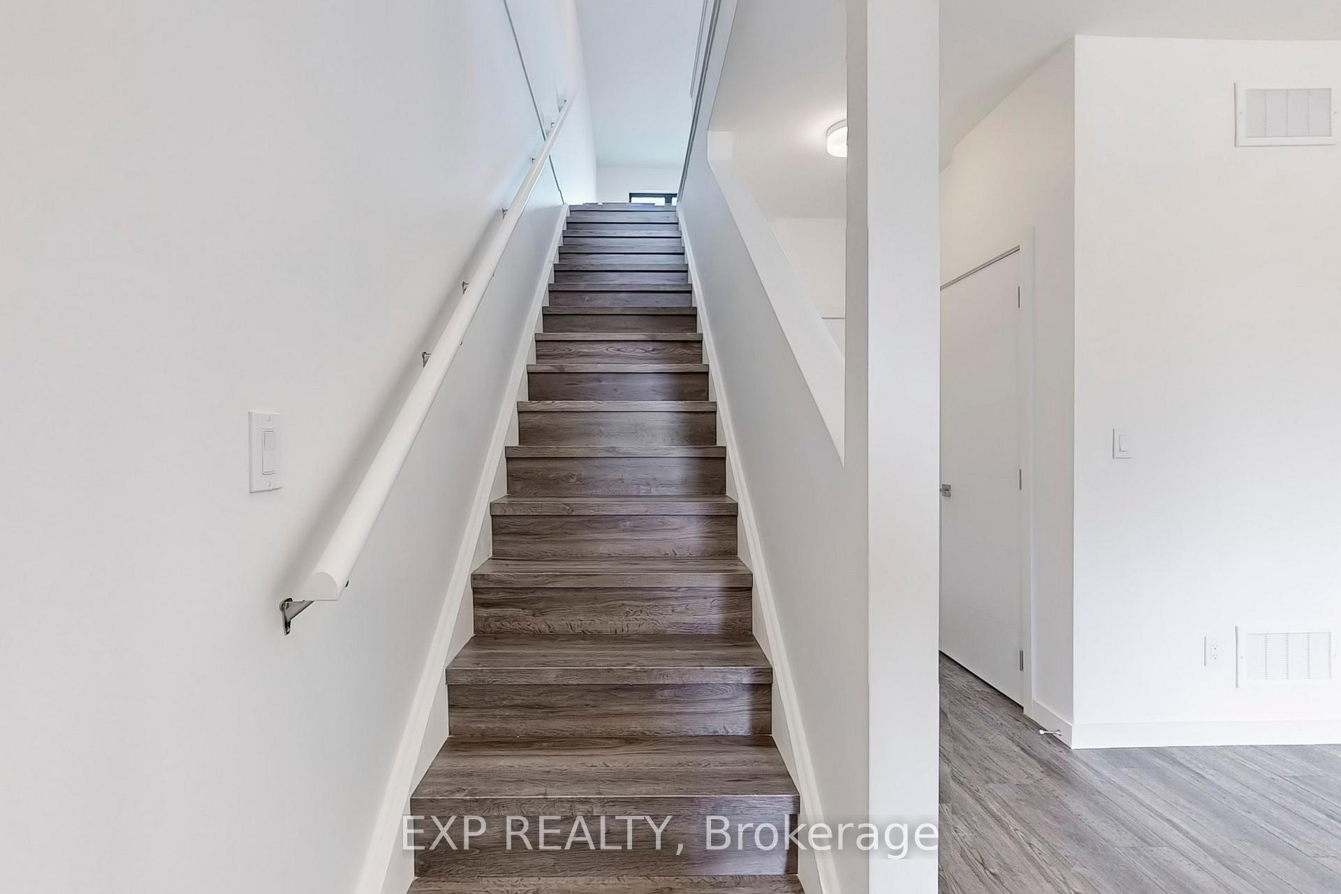 Photo 2 of 4 Rainwater Lane, Barrie, Holly — HOMEH
