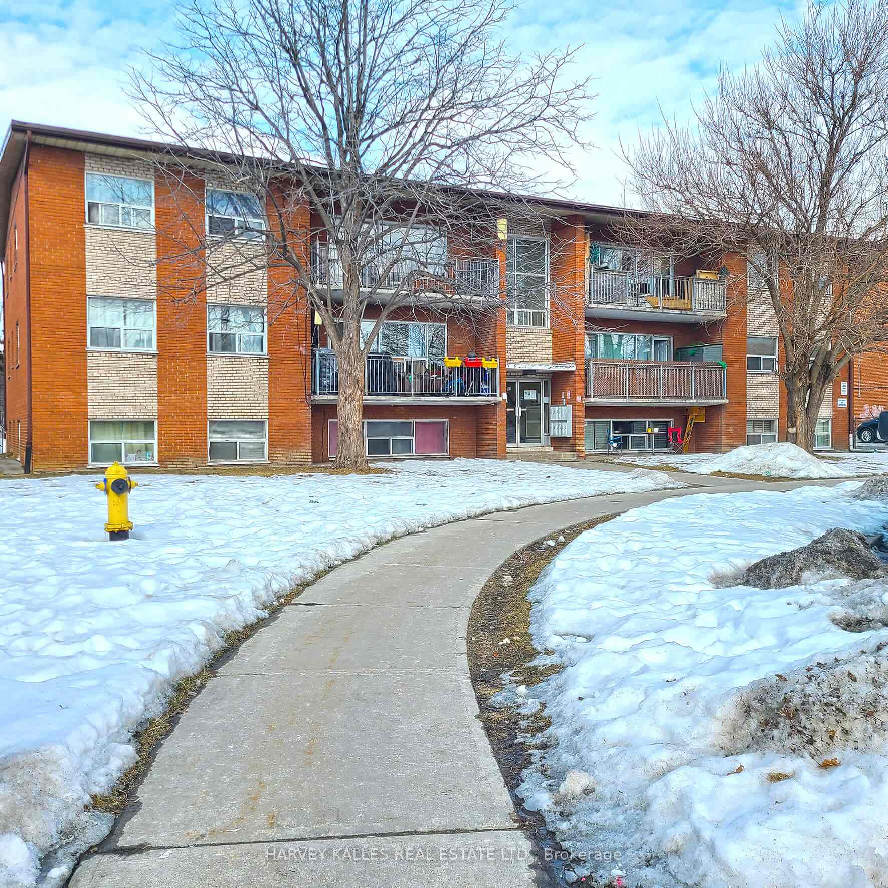 Front of Unit 11, 90 Blackfriar Avenue