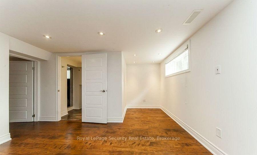 Photo 9 of 23 Cloverhill Road, Etobicoke, Stonegate-Queensway — HOMEH