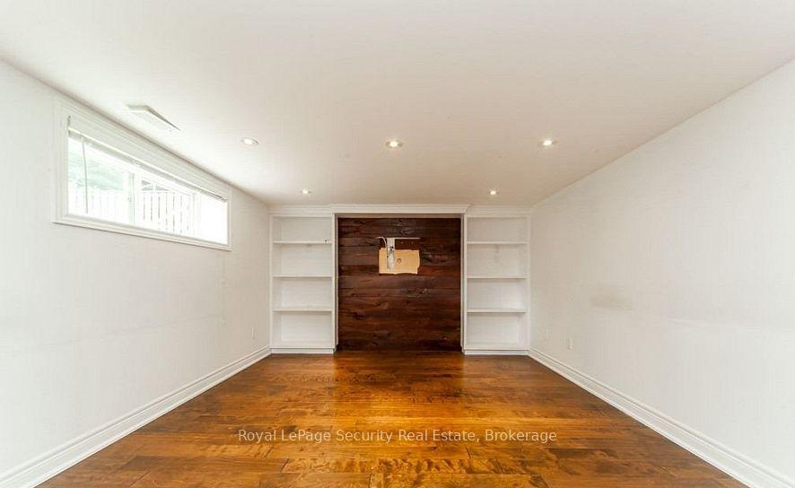 Photo 2 of 23 Cloverhill Road, Etobicoke, Stonegate-Queensway — HOMEH