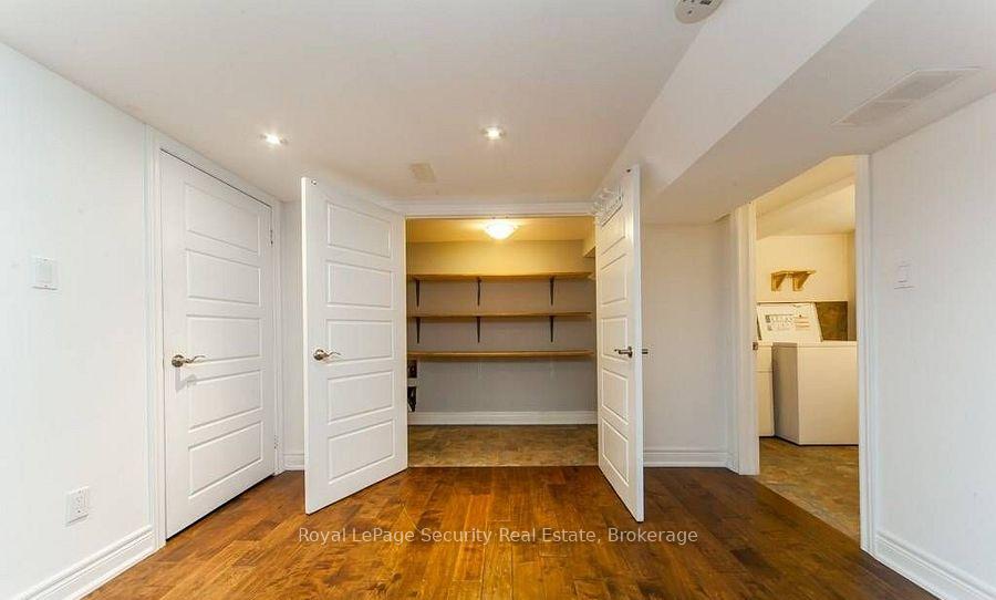 Photo 10 of 23 Cloverhill Road, Etobicoke, Stonegate-Queensway — HOMEH