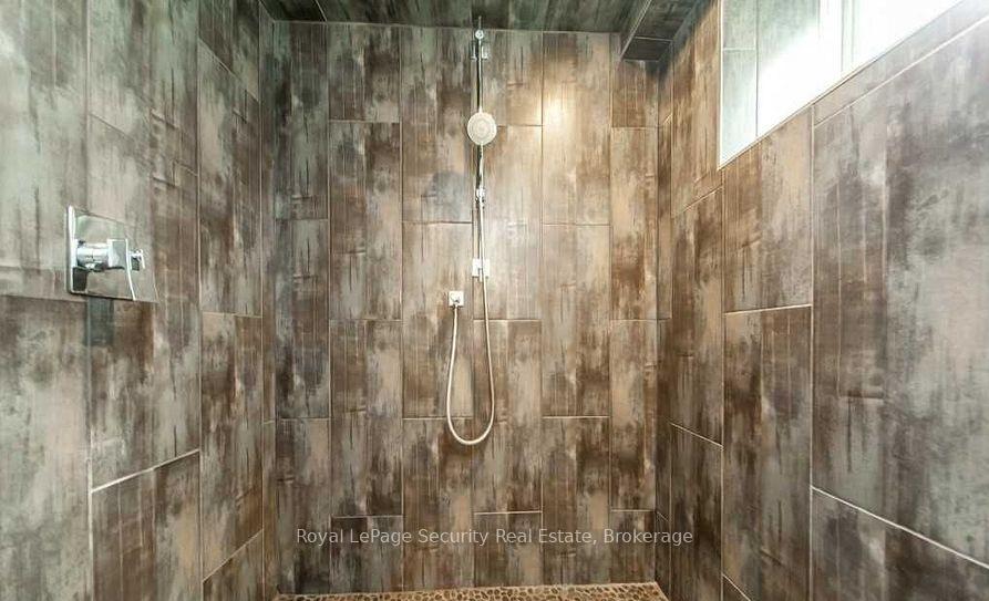 Photo 7 of 23 Cloverhill Road, Etobicoke, Stonegate-Queensway — HOMEH