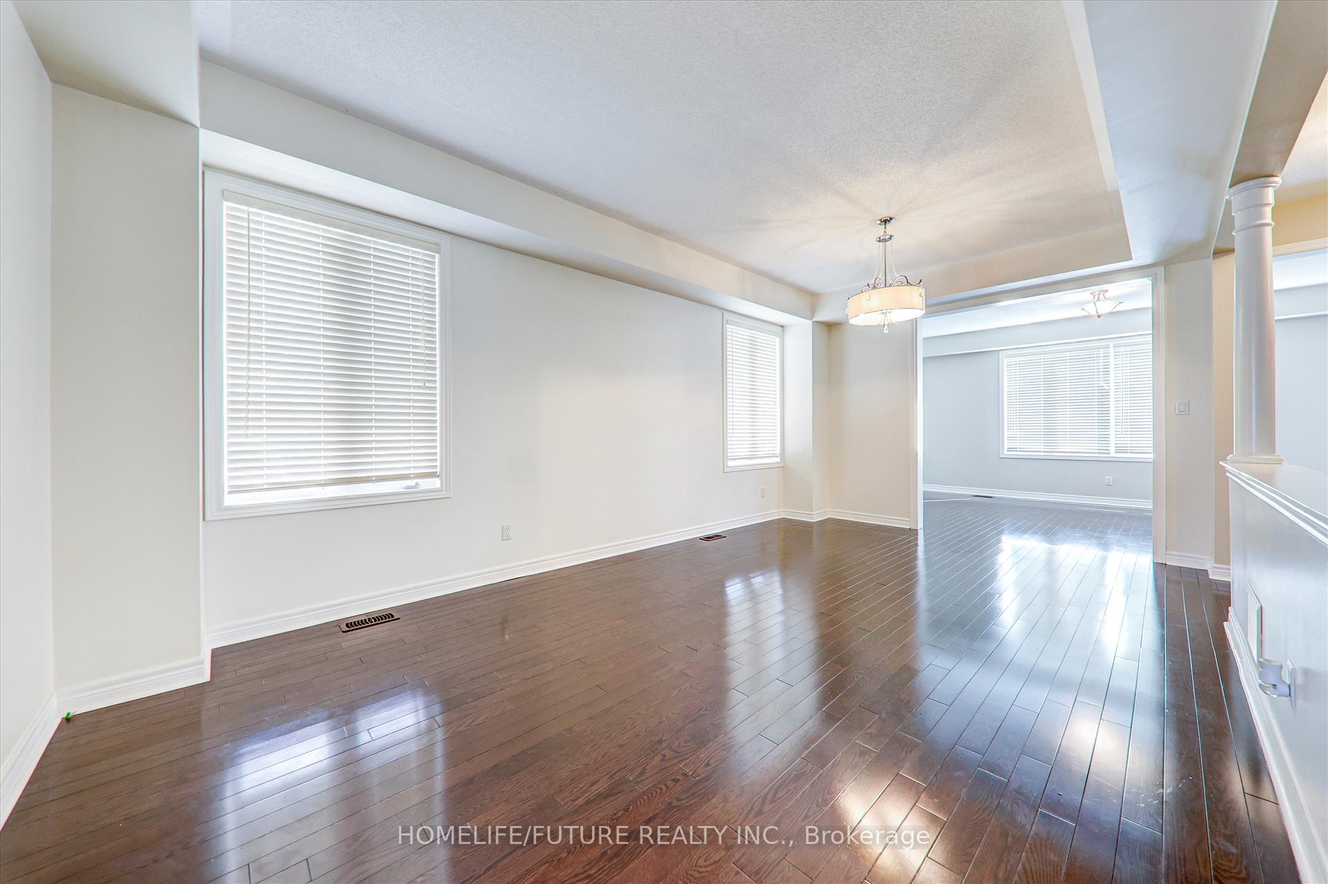 Photo 2 of 179 Glenabbey Drive, Clarington, Courtice — HOMEH