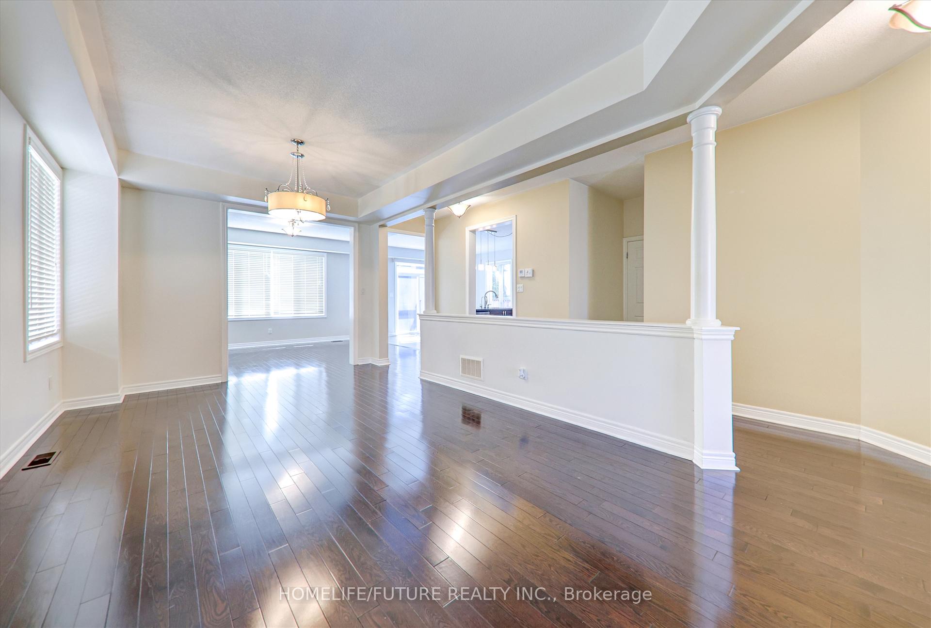 Photo 5 of 179 Glenabbey Drive, Clarington, Courtice — HOMEH