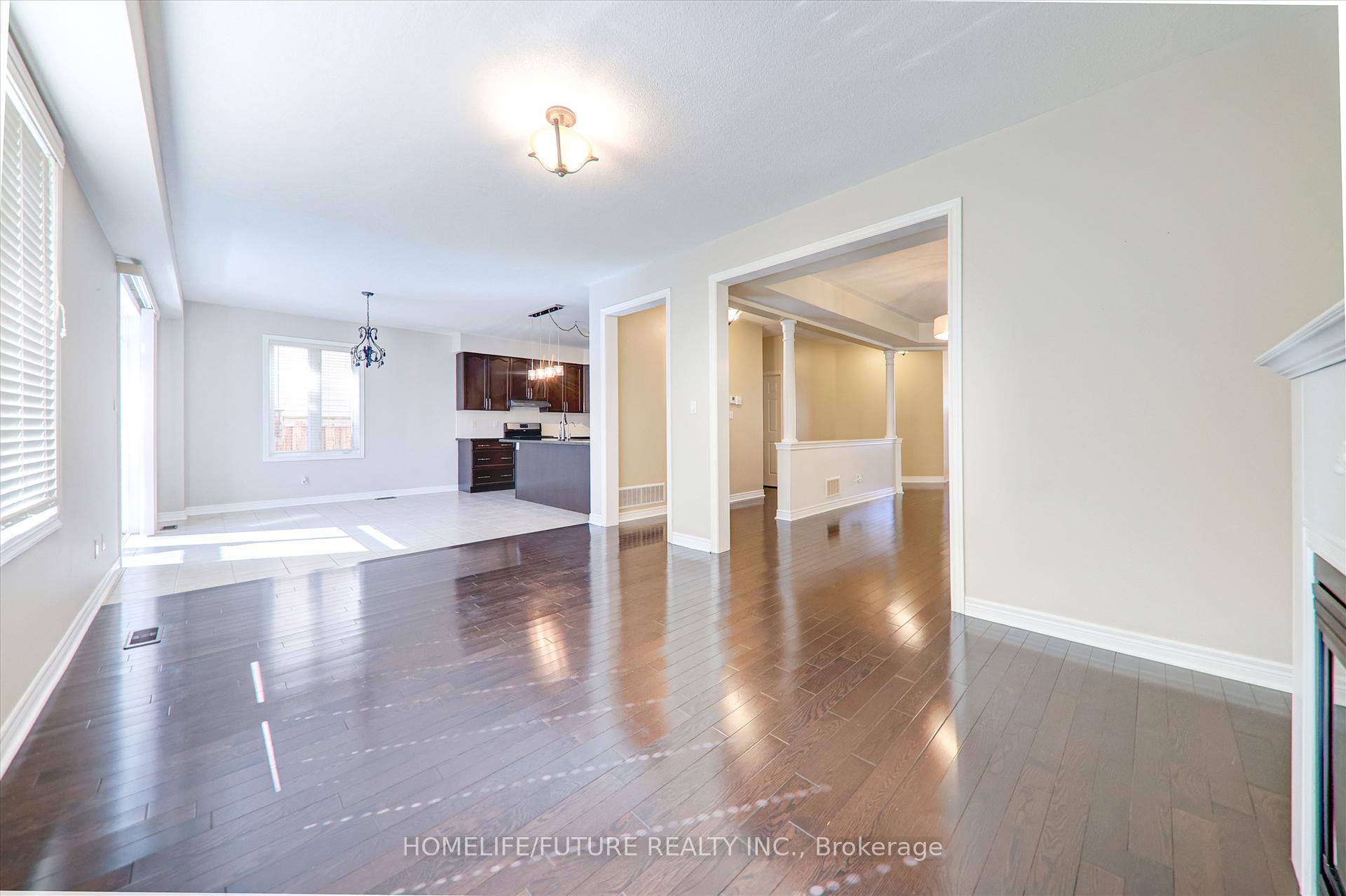 Photo 4 of 179 Glenabbey Drive, Clarington, Courtice — HOMEH