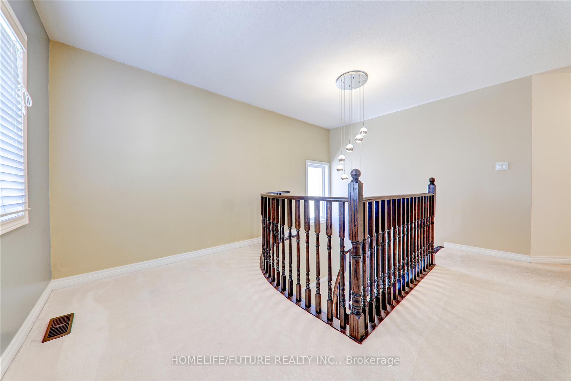 Photo 10 of 179 Glenabbey Drive, Clarington, Courtice — HOMEH