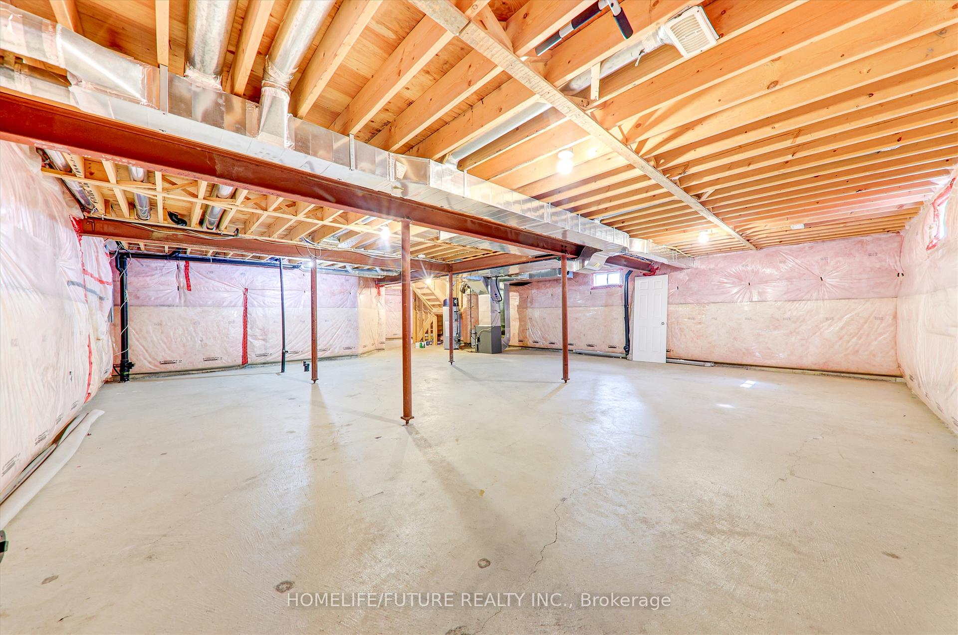 Photo 23 of 179 Glenabbey Drive, Clarington, Courtice — HOMEH