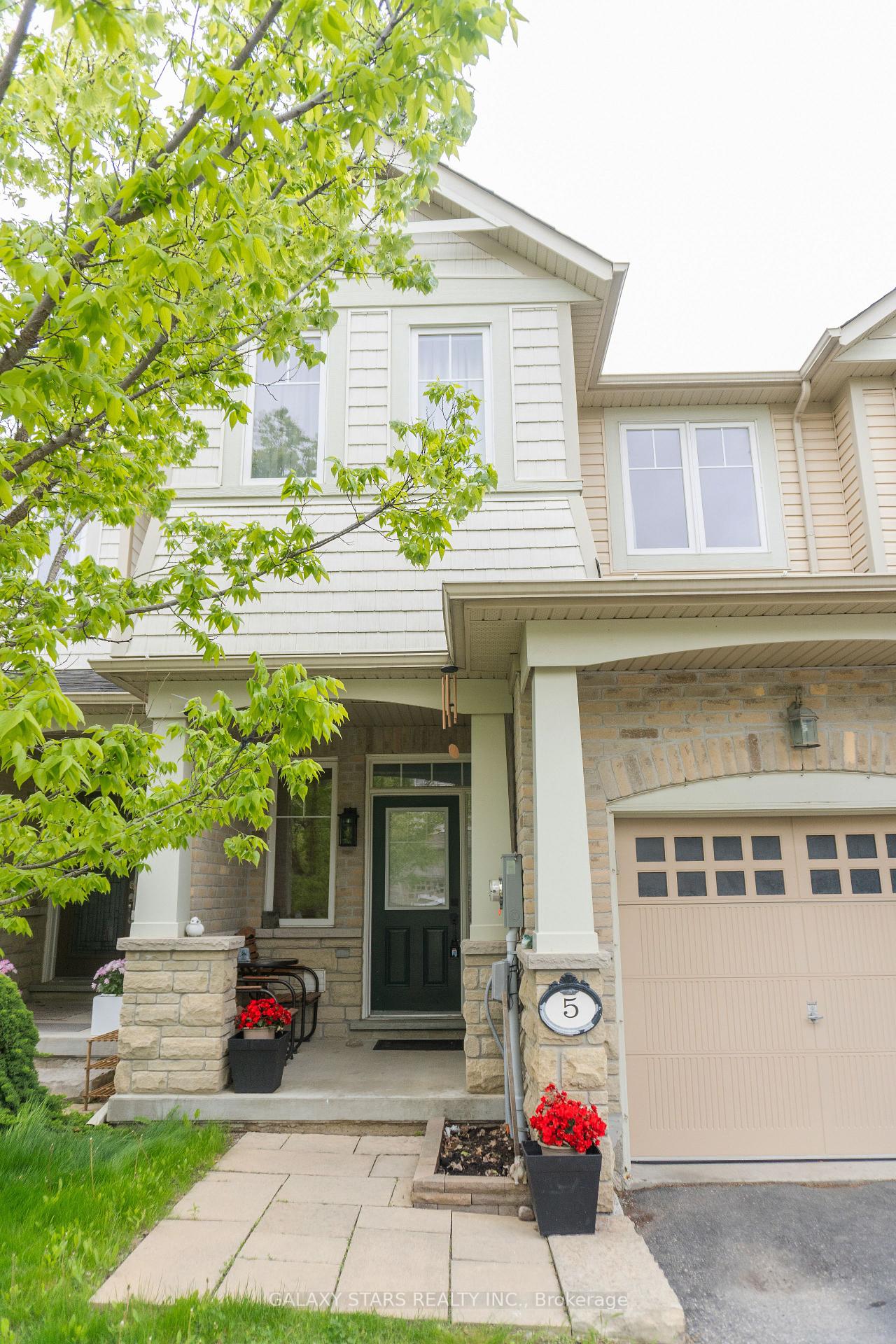 Front of 5 Aspenview Avenue
