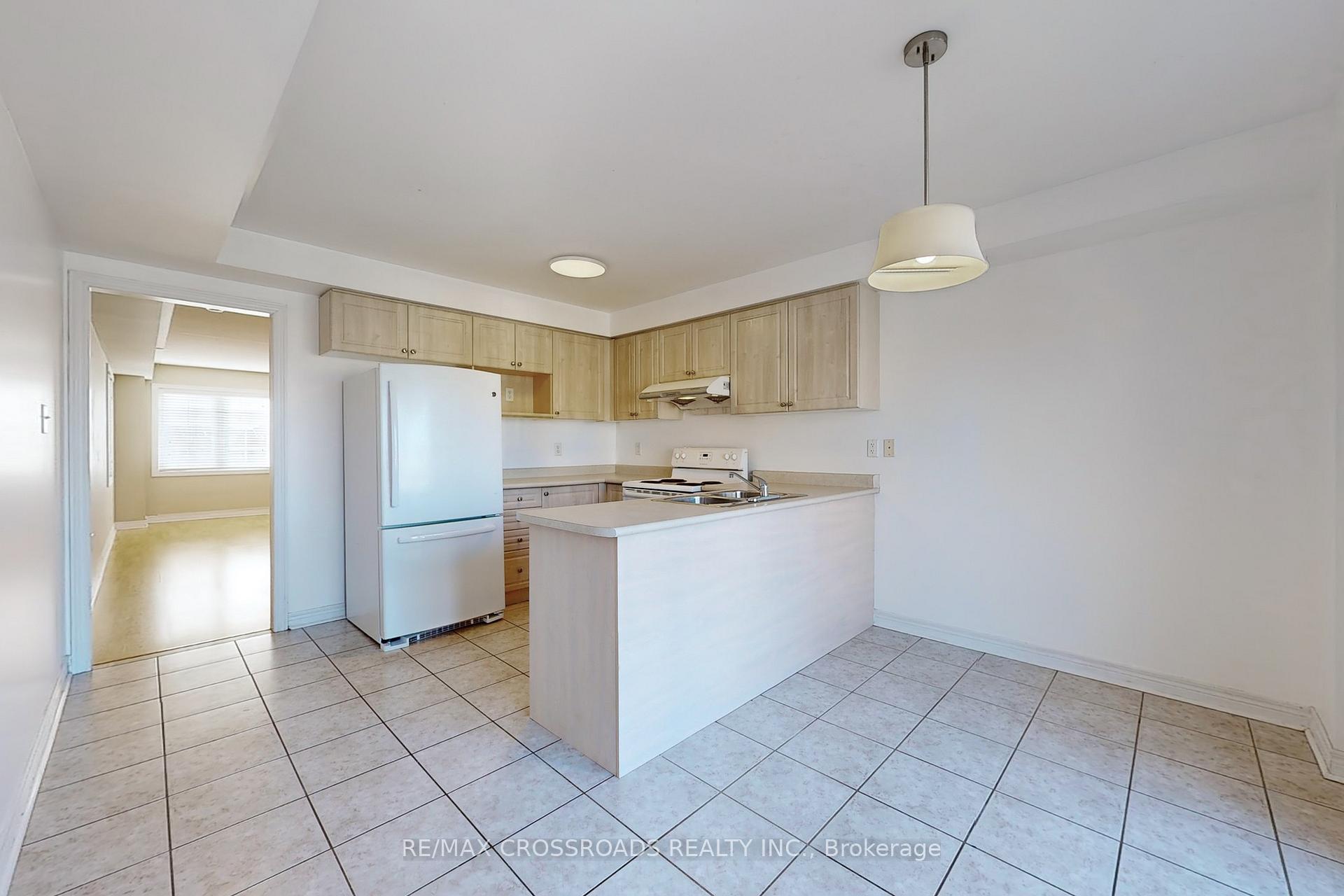 Photo 5 of 2576 Bur Oak Avenue, Markham, Cornell — HOMEH