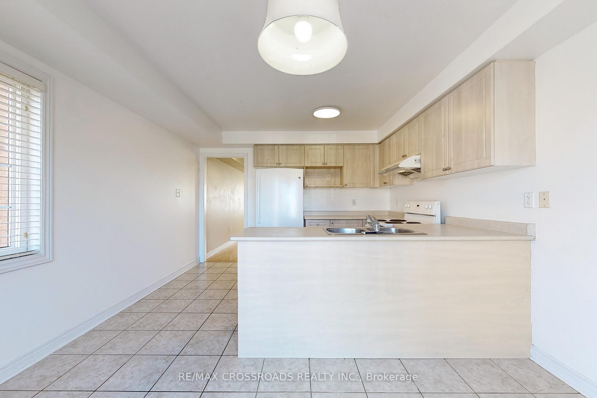 Photo 4 of 2576 Bur Oak Avenue, Markham, Cornell — HOMEH