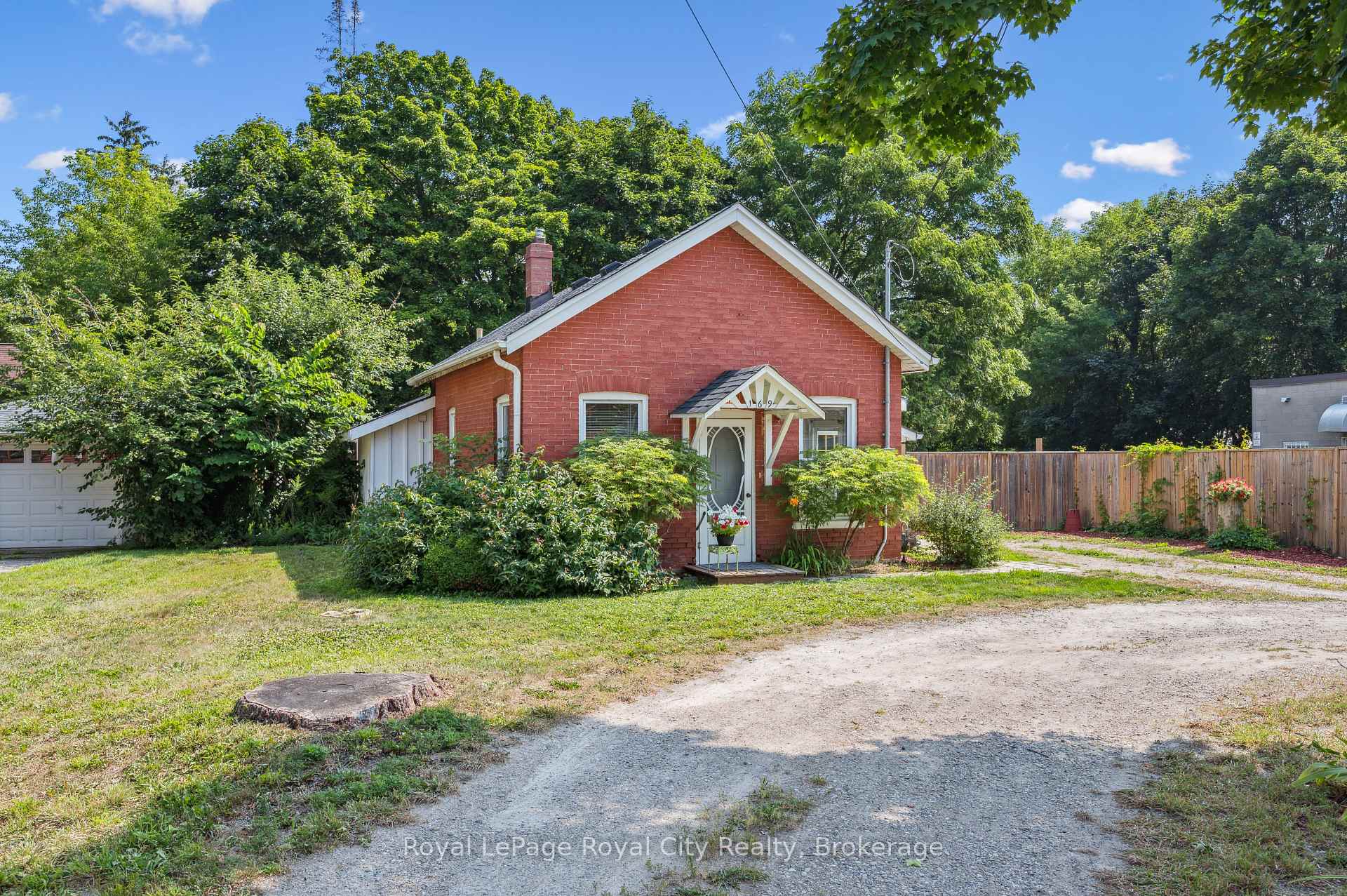Photo 3 of 169 Edinburgh Road N, Guelph, Downtown — HOMEH