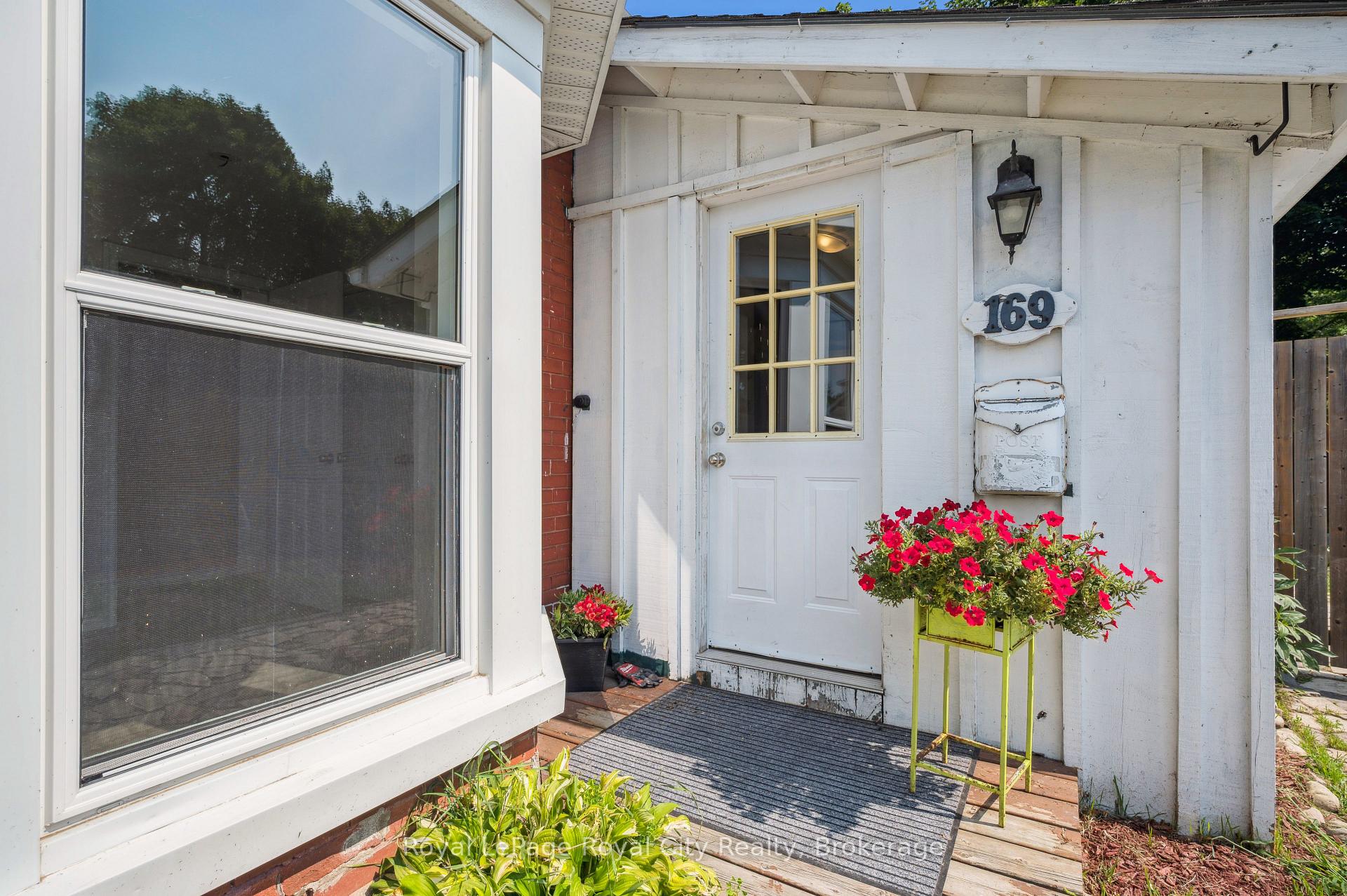 Photo 5 of 169 Edinburgh Road N, Guelph, Downtown — HOMEH