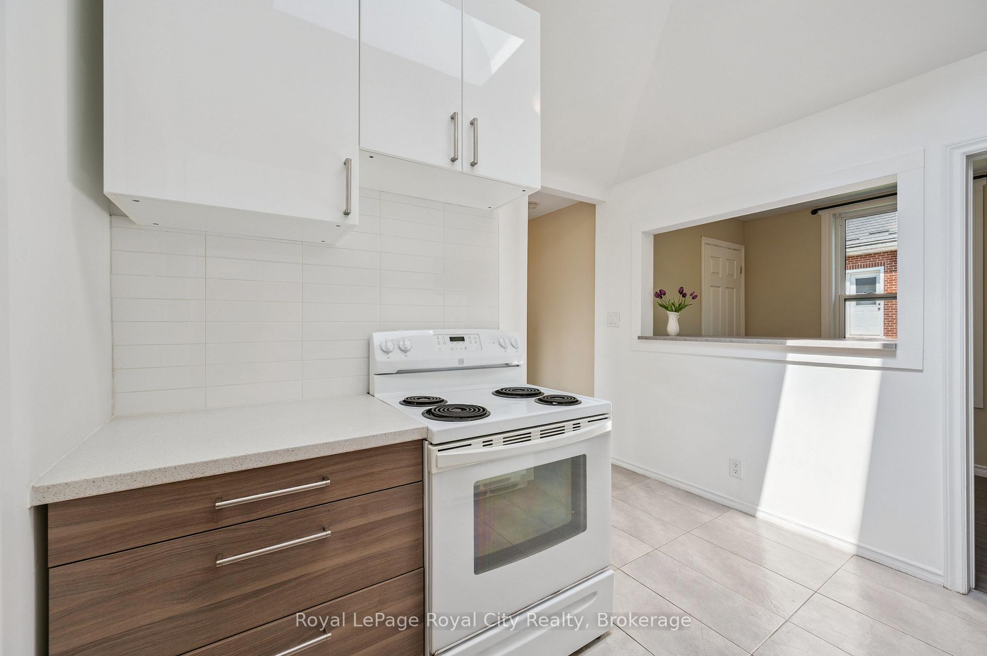 Photo 8 of 169 Edinburgh Road N, Guelph, Downtown — HOMEH