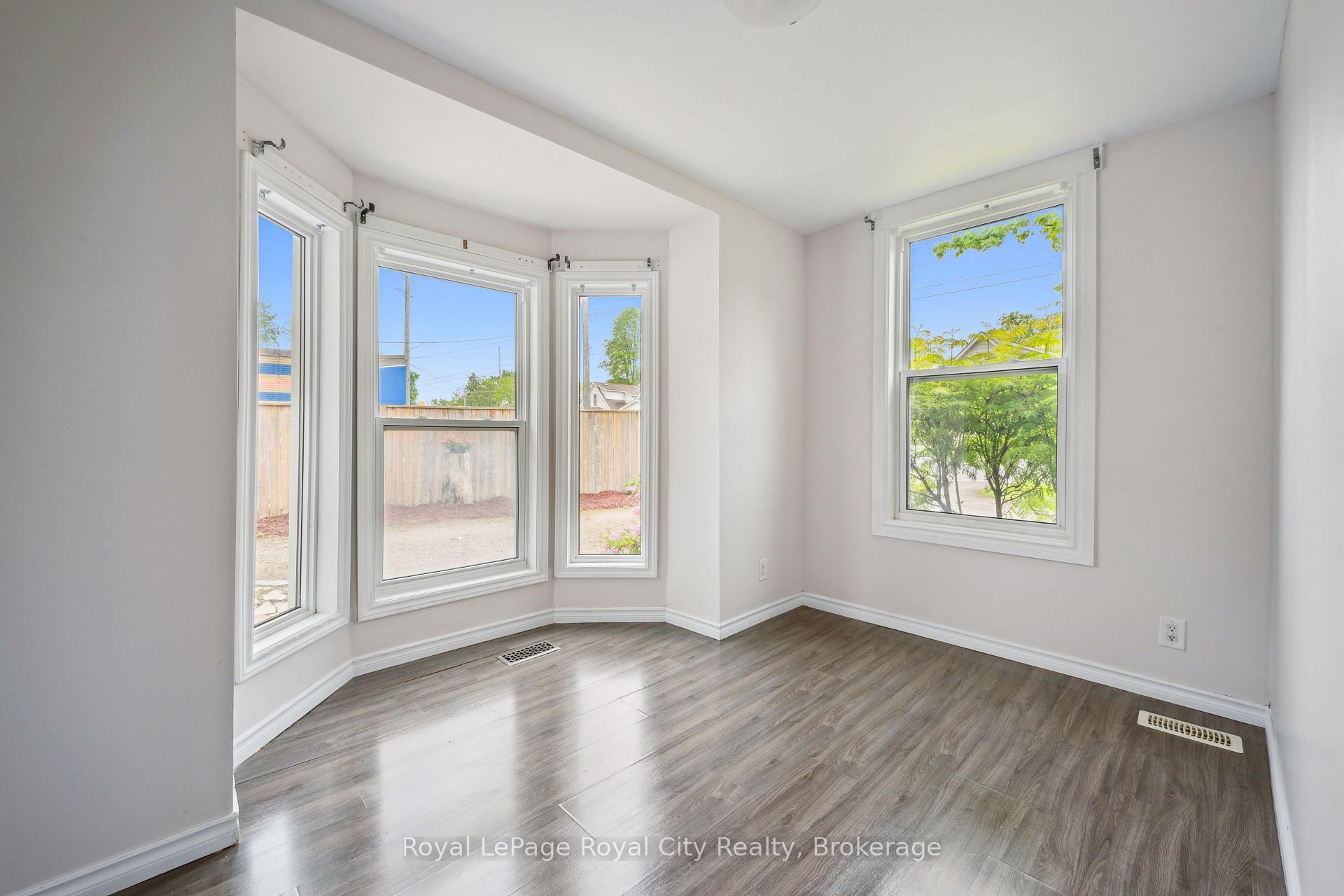 Photo 15 of 169 Edinburgh Road N, Guelph, Downtown — HOMEH