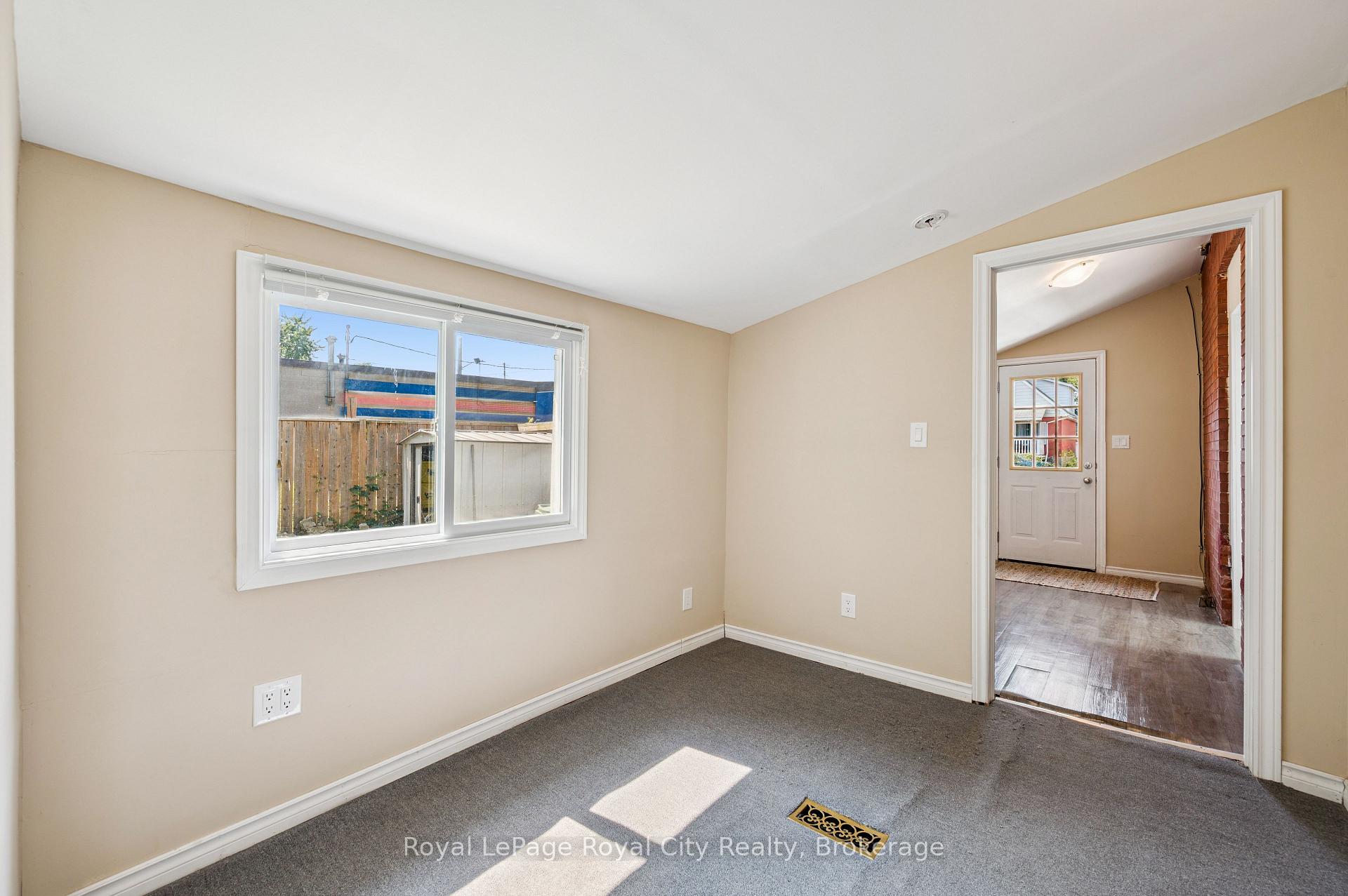 Photo 18 of 169 Edinburgh Road N, Guelph, Downtown — HOMEH