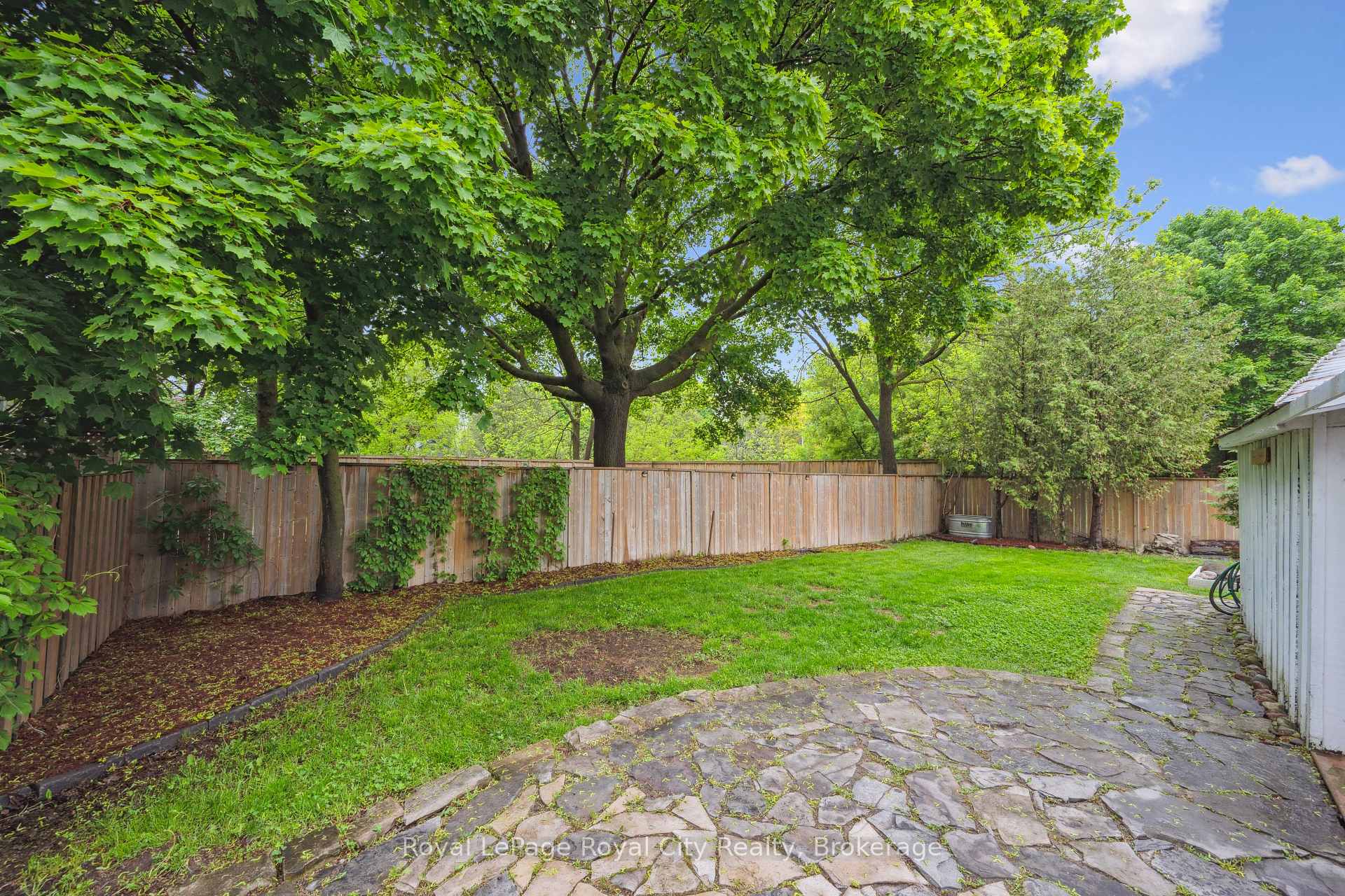 Photo 33 of 169 Edinburgh Road N, Guelph, Downtown — HOMEH