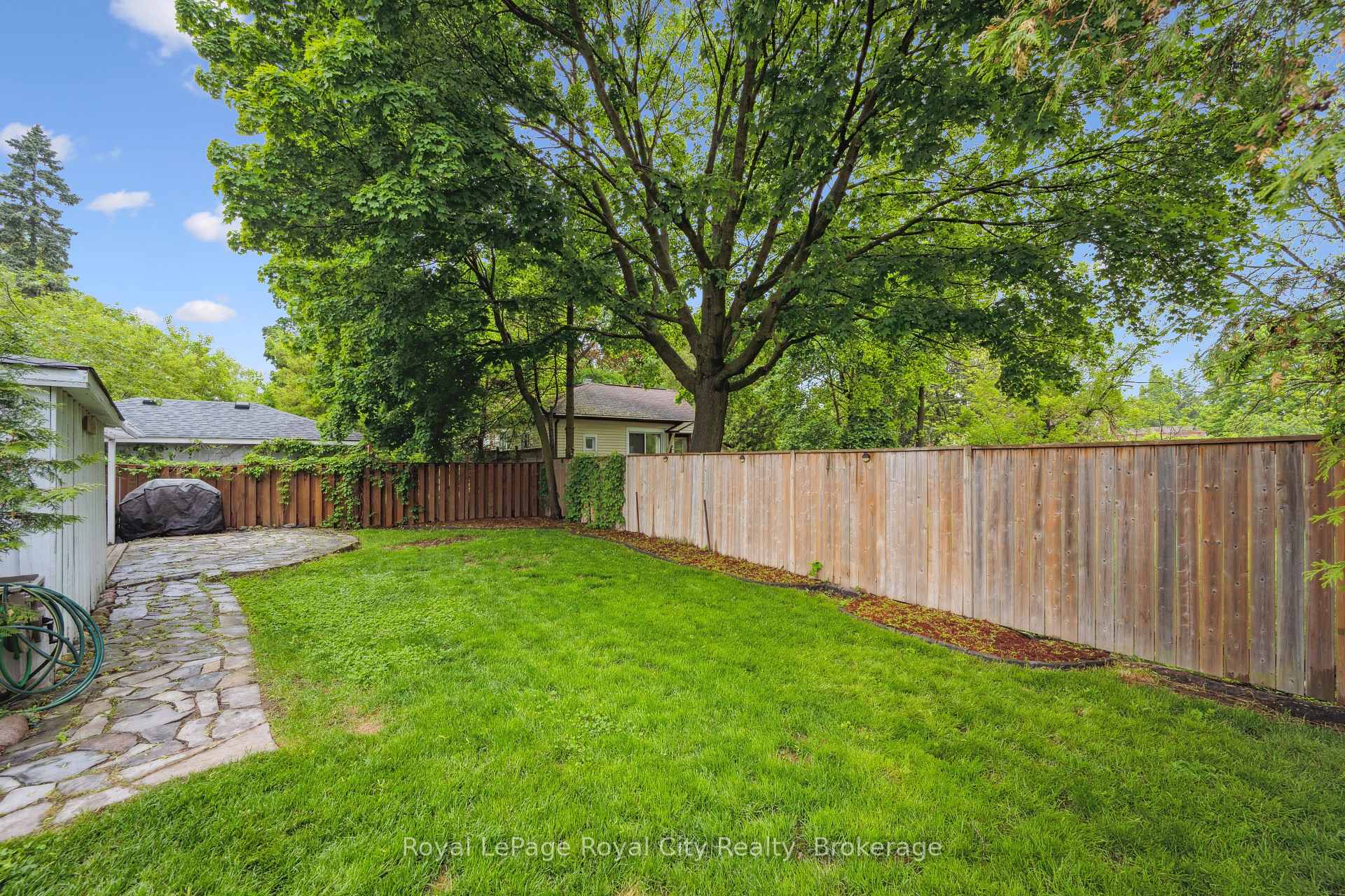 Photo 34 of 169 Edinburgh Road N, Guelph, Downtown — HOMEH