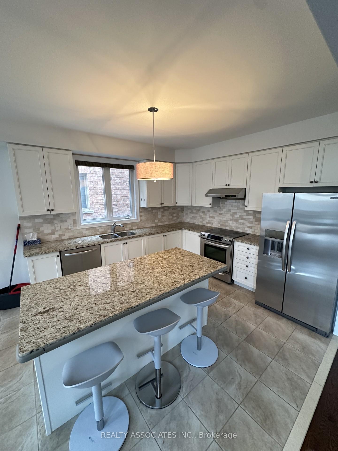 Photo 21 of 22 Carolina Rose Crescent, Markham, Wismer — HOMEH
