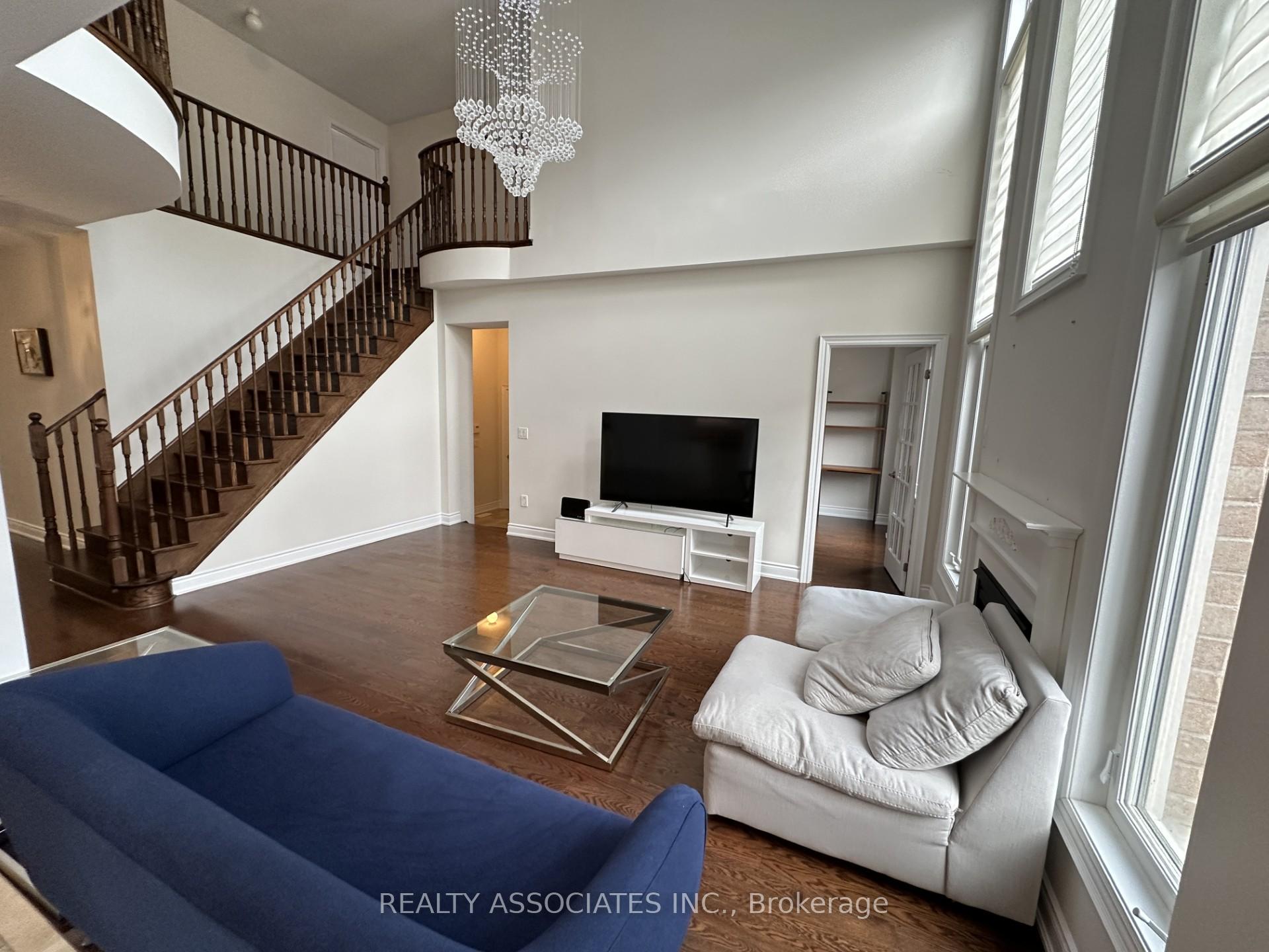 Photo 17 of 22 Carolina Rose Crescent, Markham, Wismer — HOMEH