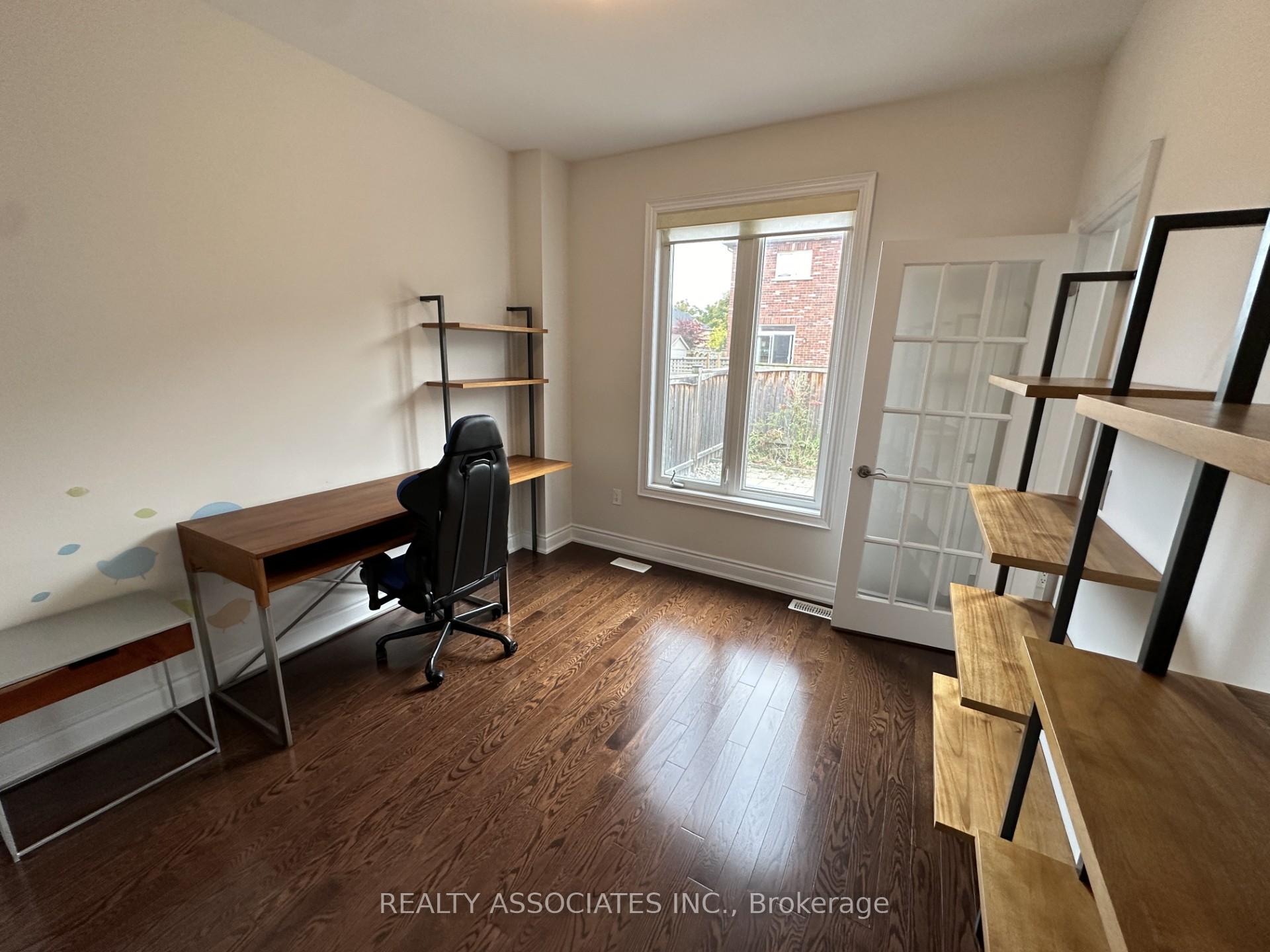Photo 12 of 22 Carolina Rose Crescent, Markham, Wismer — HOMEH