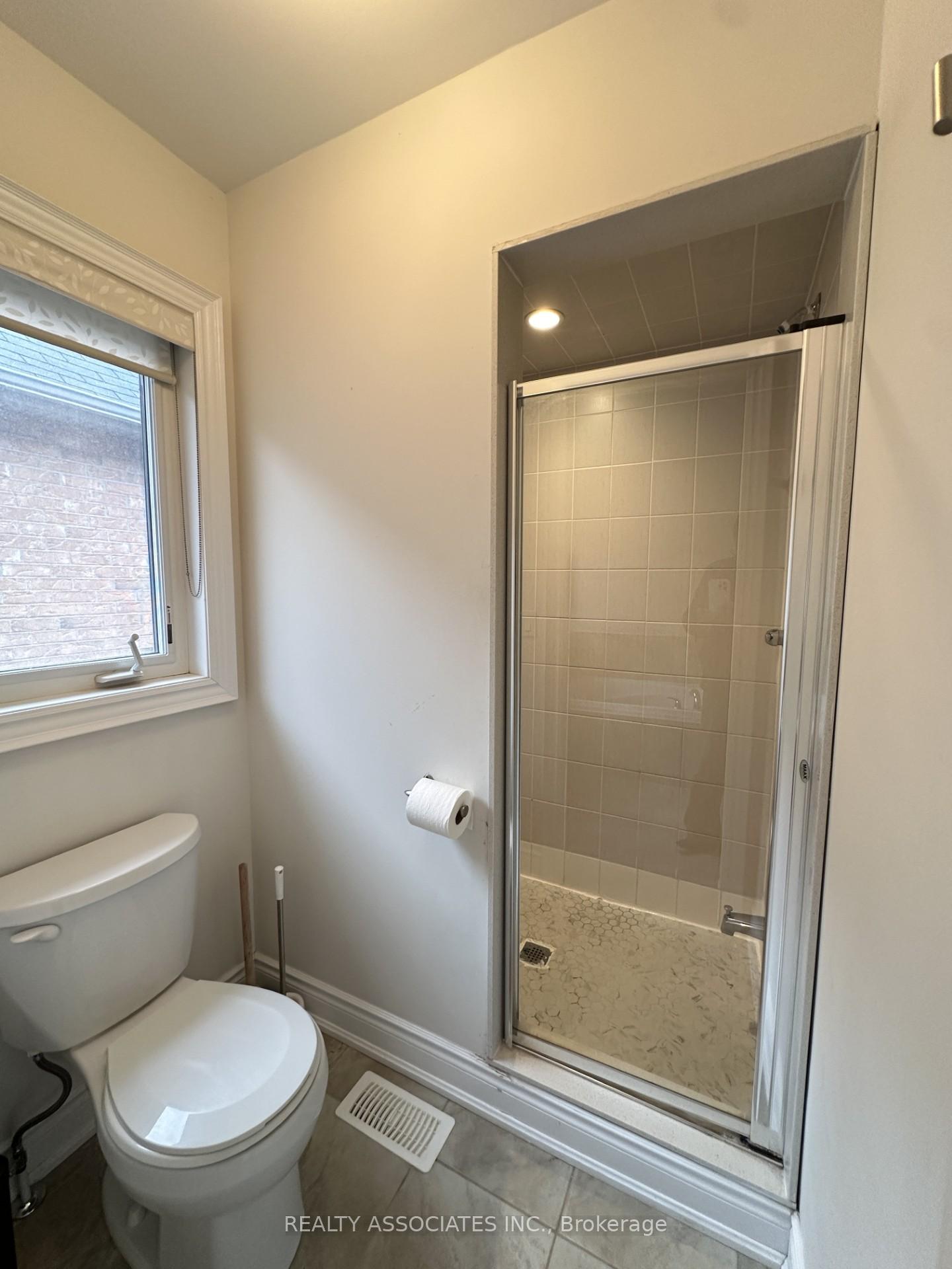 Photo 10 of 22 Carolina Rose Crescent, Markham, Wismer — HOMEH