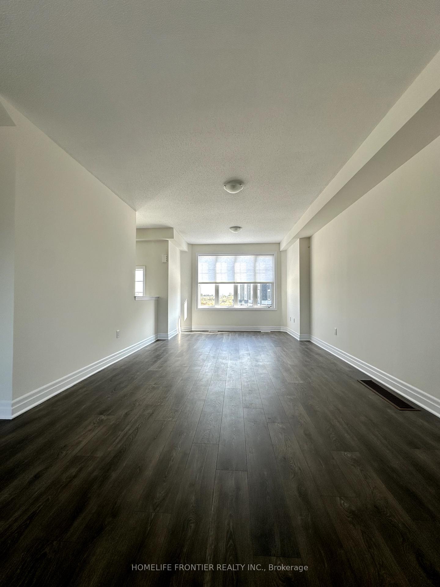 Photo 2 of 24 Lana Circle, Wasaga Beach — HOMEH