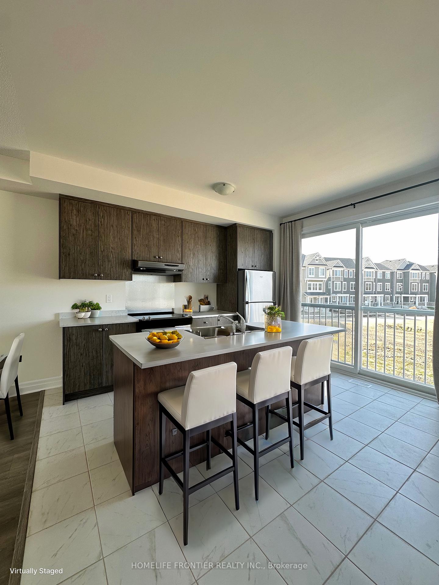 Photo 11 of 24 Lana Circle, Wasaga Beach — HOMEH