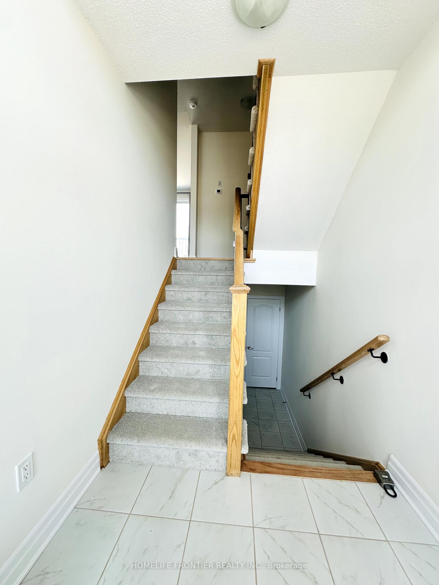 Photo 15 of 24 Lana Circle, Wasaga Beach — HOMEH