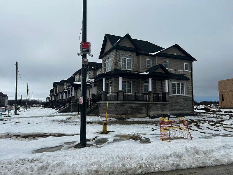 Photo 2 of 23 Carriage Lane, Wasaga Beach — HOMEH
