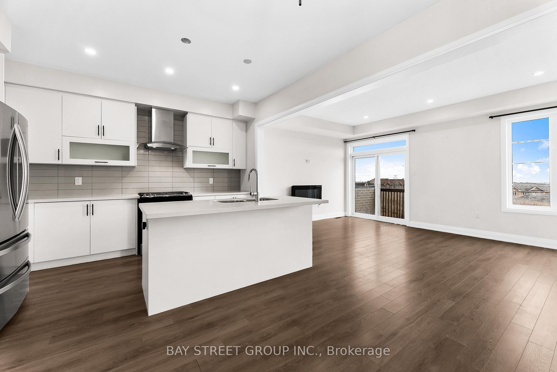 Photo 3 of 131 Vanier Street, Whitby, Pringle Creek — HOMEH