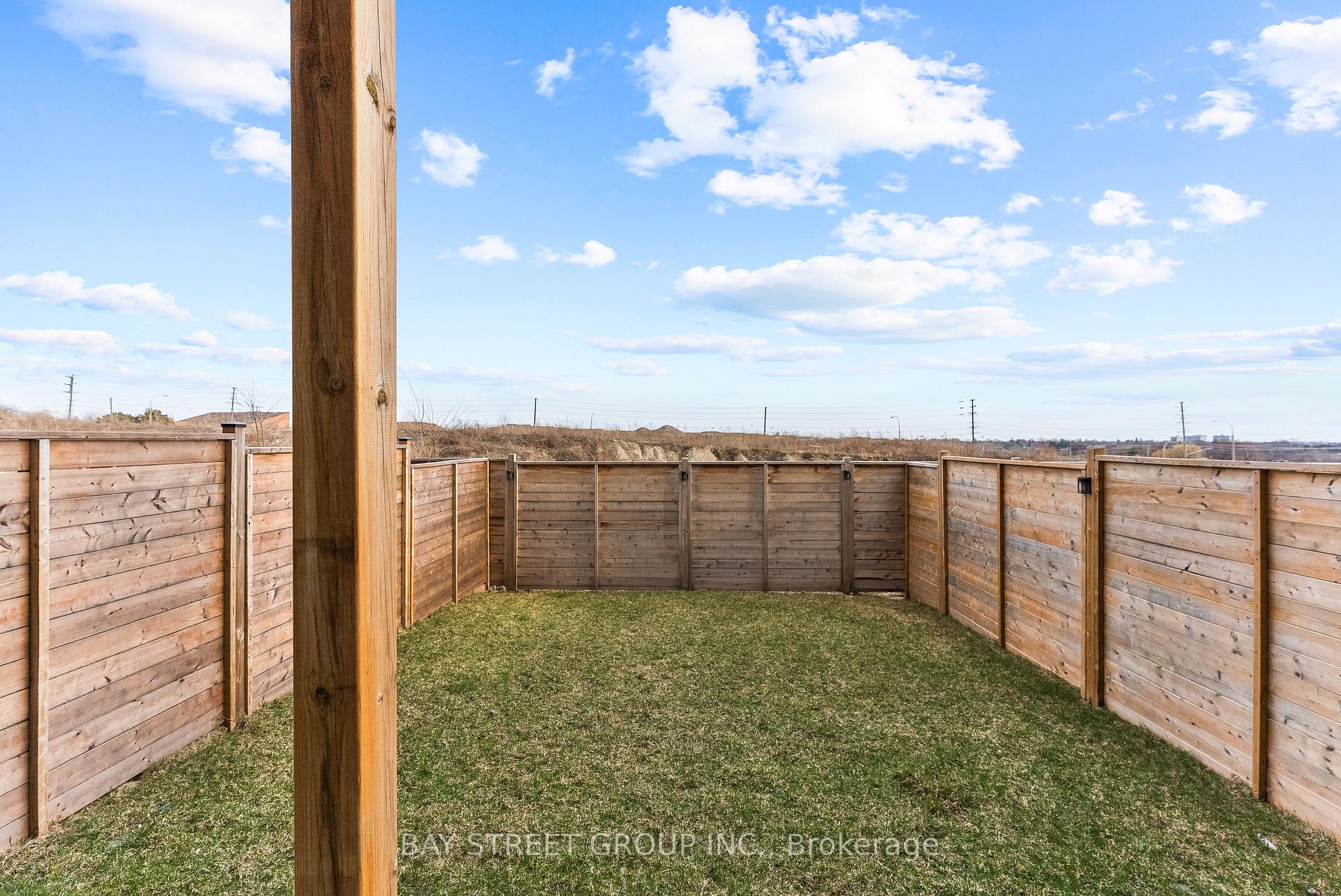 Photo 28 of 131 Vanier Street, Whitby, Pringle Creek — HOMEH