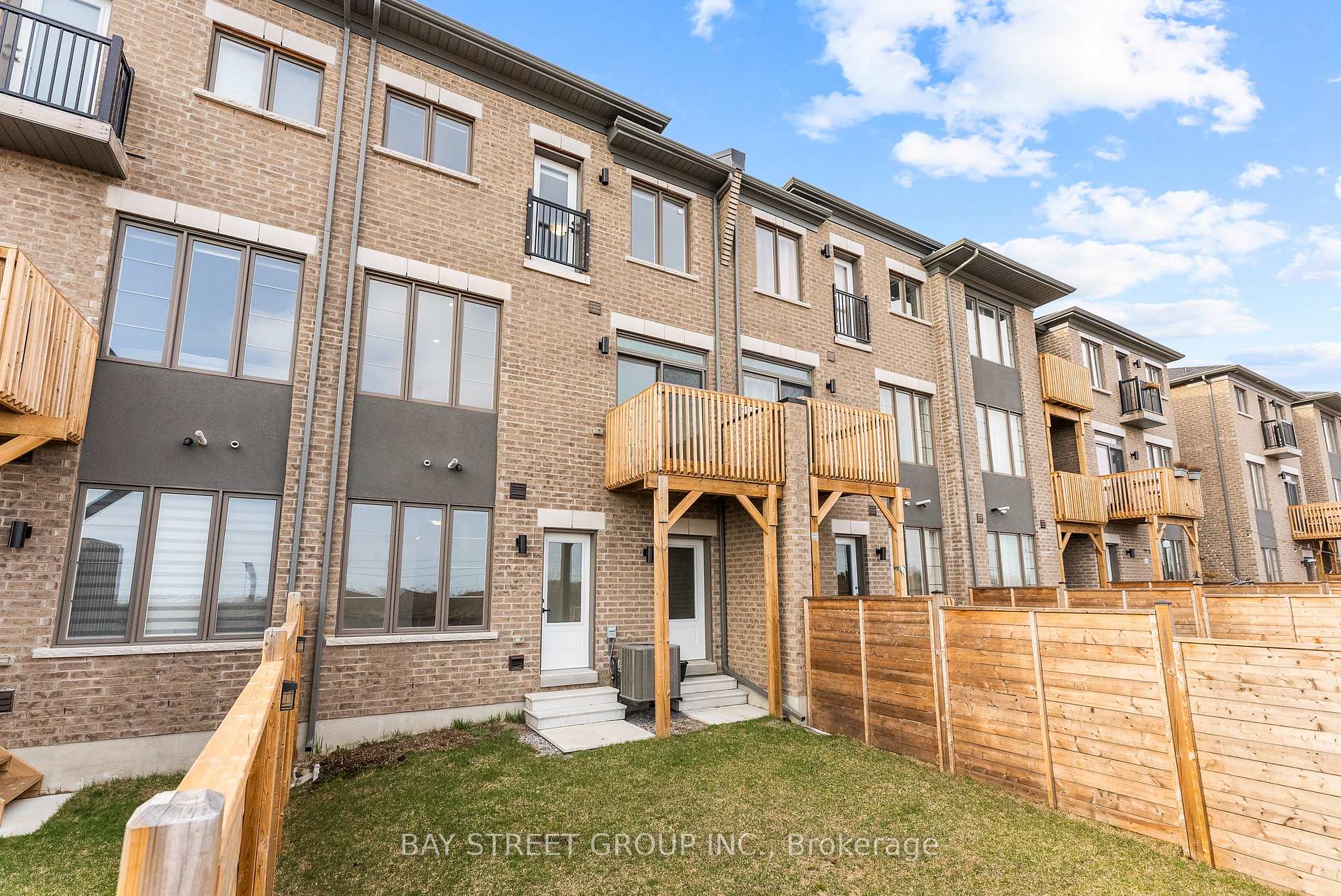 Photo 29 of 131 Vanier Street, Whitby, Pringle Creek — HOMEH