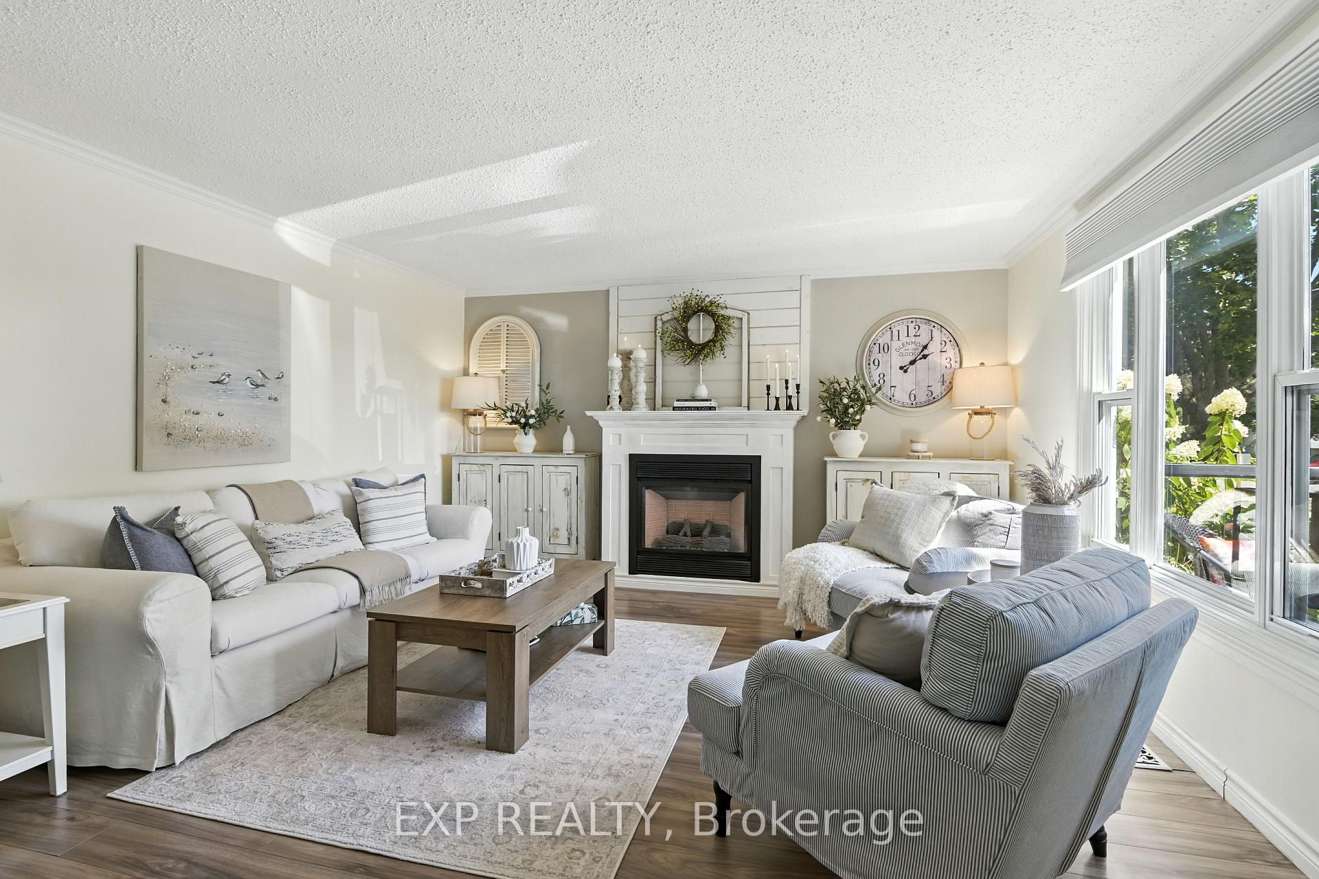 Photo 4 of 44 Bluffs Road, Clarington, Bowmanville — HOMEH