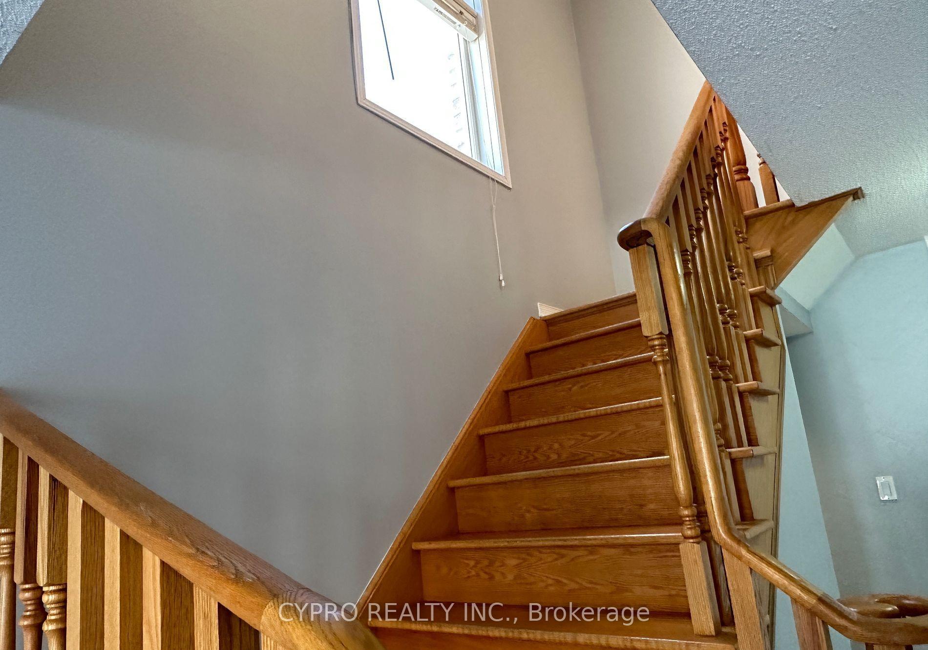 Photo 5 of 26 Warren Bradley Street, Markham, Berczy — HOMEH