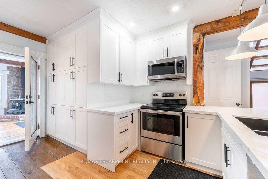 Photo 8 of Unit 2, 336 Locke Street S, Hamilton, Kirkendall — HOMEH