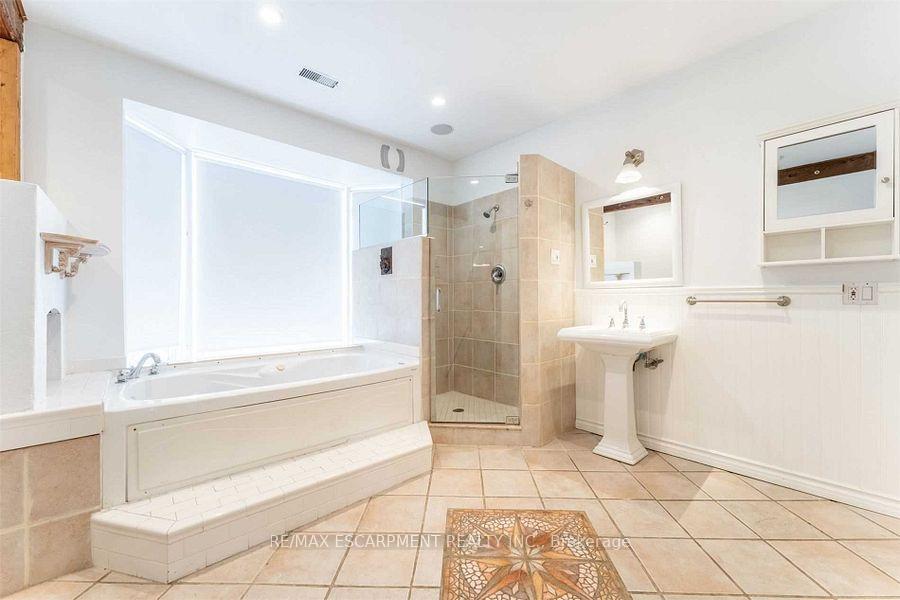 Photo 24 of Unit 2, 336 Locke Street S, Hamilton, Kirkendall — HOMEH