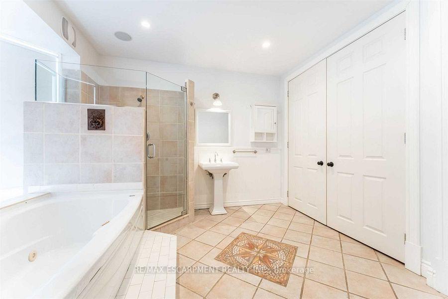 Photo 21 of Unit 2, 336 Locke Street S, Hamilton, Kirkendall — HOMEH