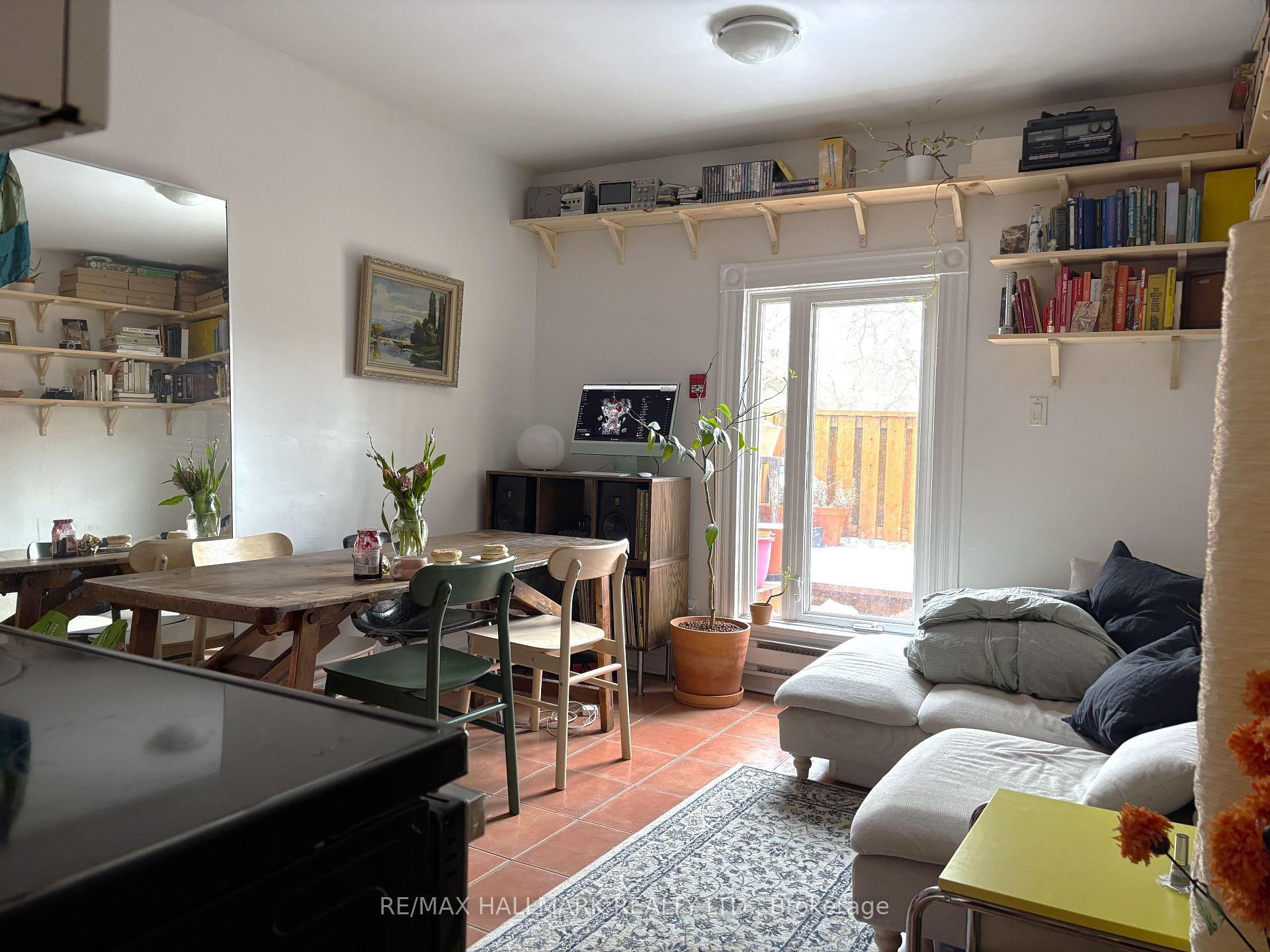 Photo 7 of Unit 4, 122 Baldwin Street, Toronto, Kensington-Chinatown — HOMEH